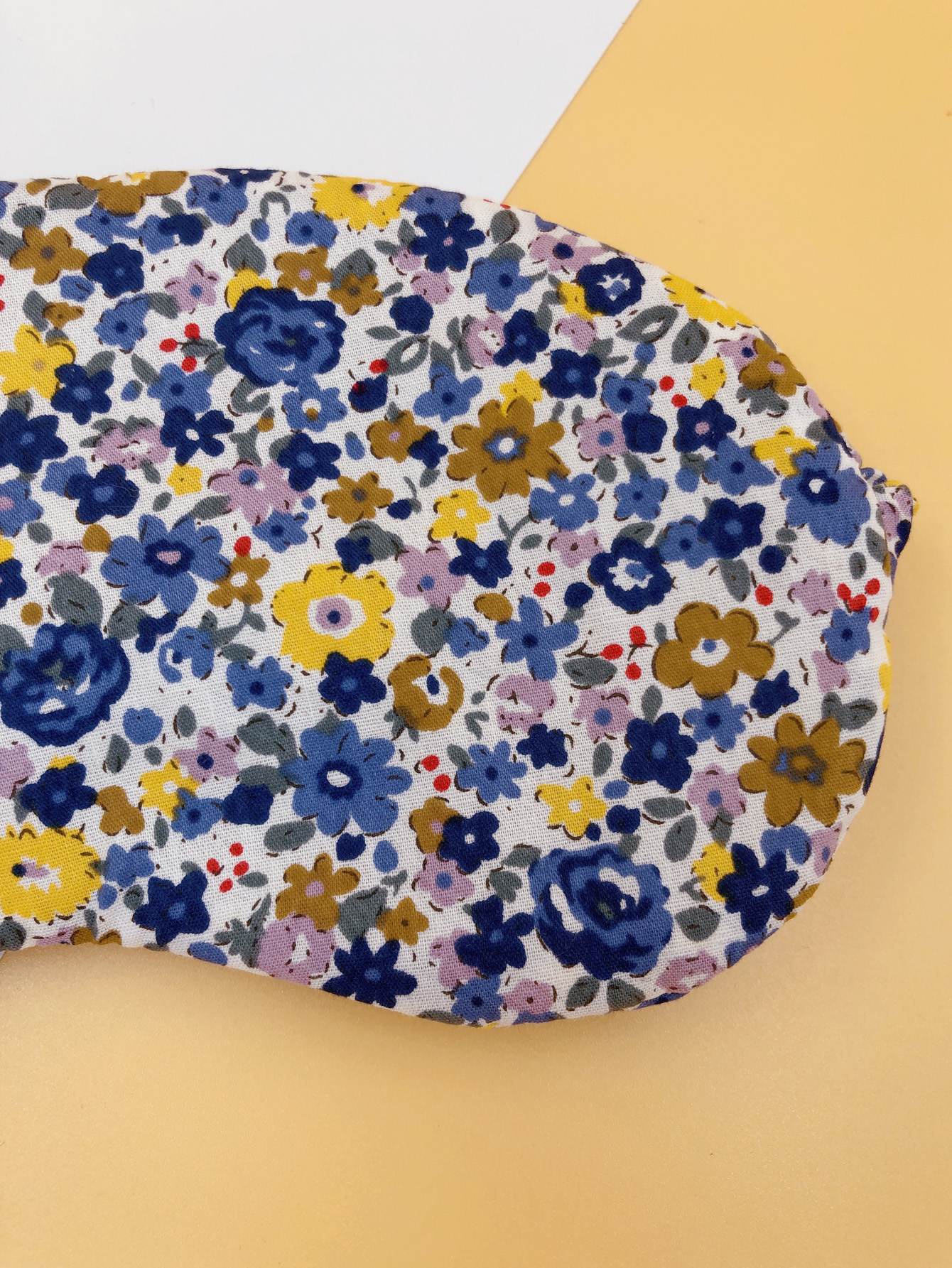 Off-The-Shelf Eye Mask Floral Blue Breathable Eye Mask Student Sleep Eye Mask Breathable Shade Embroidered Eye Mask Plush Eye Mask Soft And Comfortable For Both Men And Women Eye Mask Can Be Customized Manufacturers Customized Draft Proofing Order Production Application Scenario