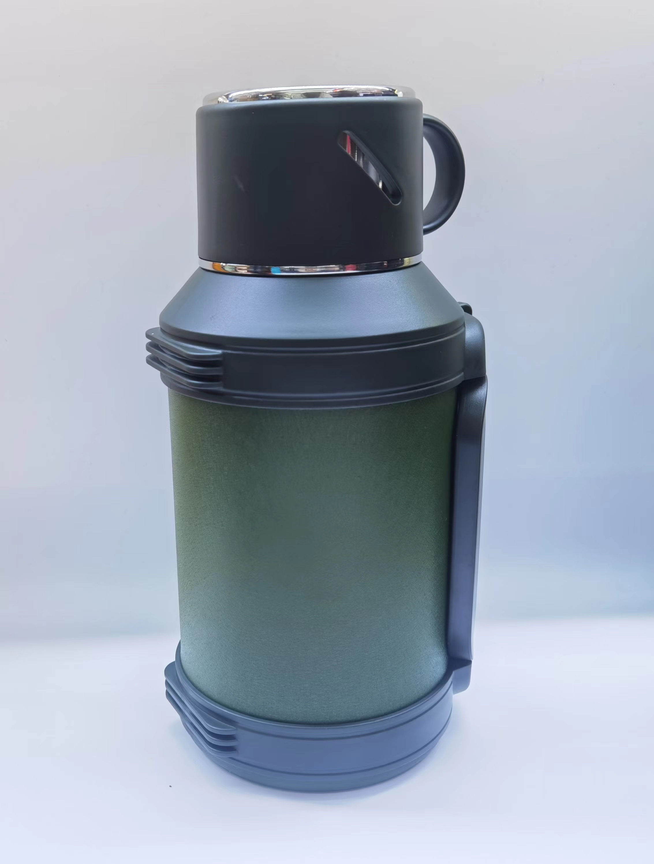Large Capacity Insulated Kettle Item Picture