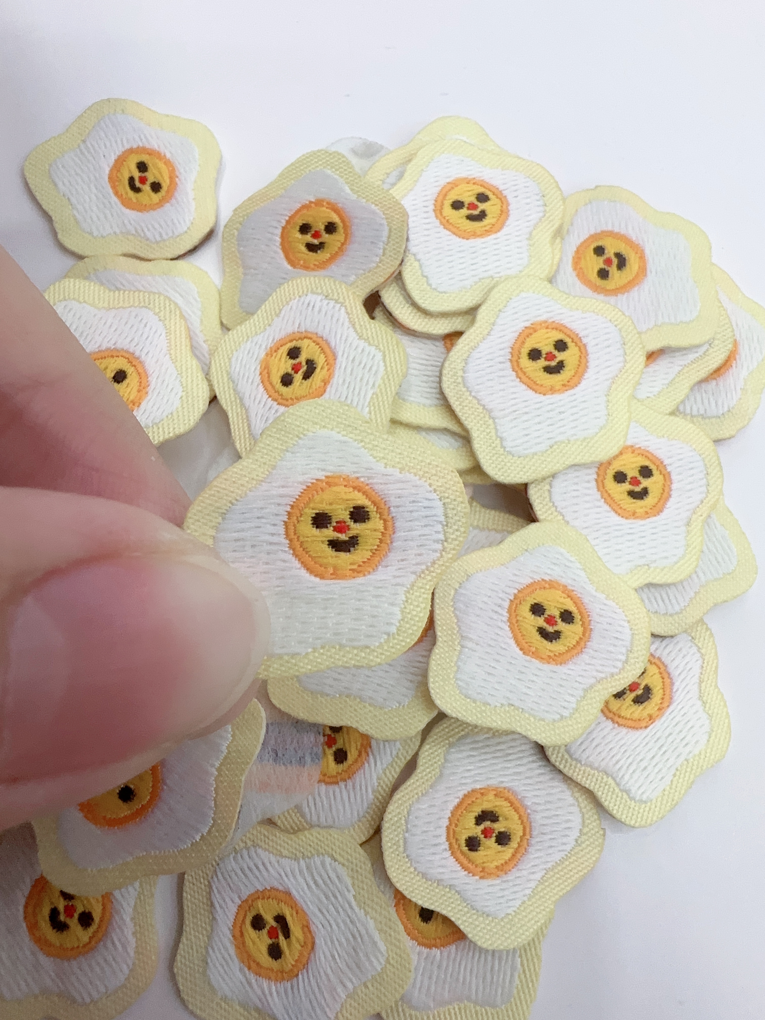 Small Smiley Face Decoration Logo Application Scenario