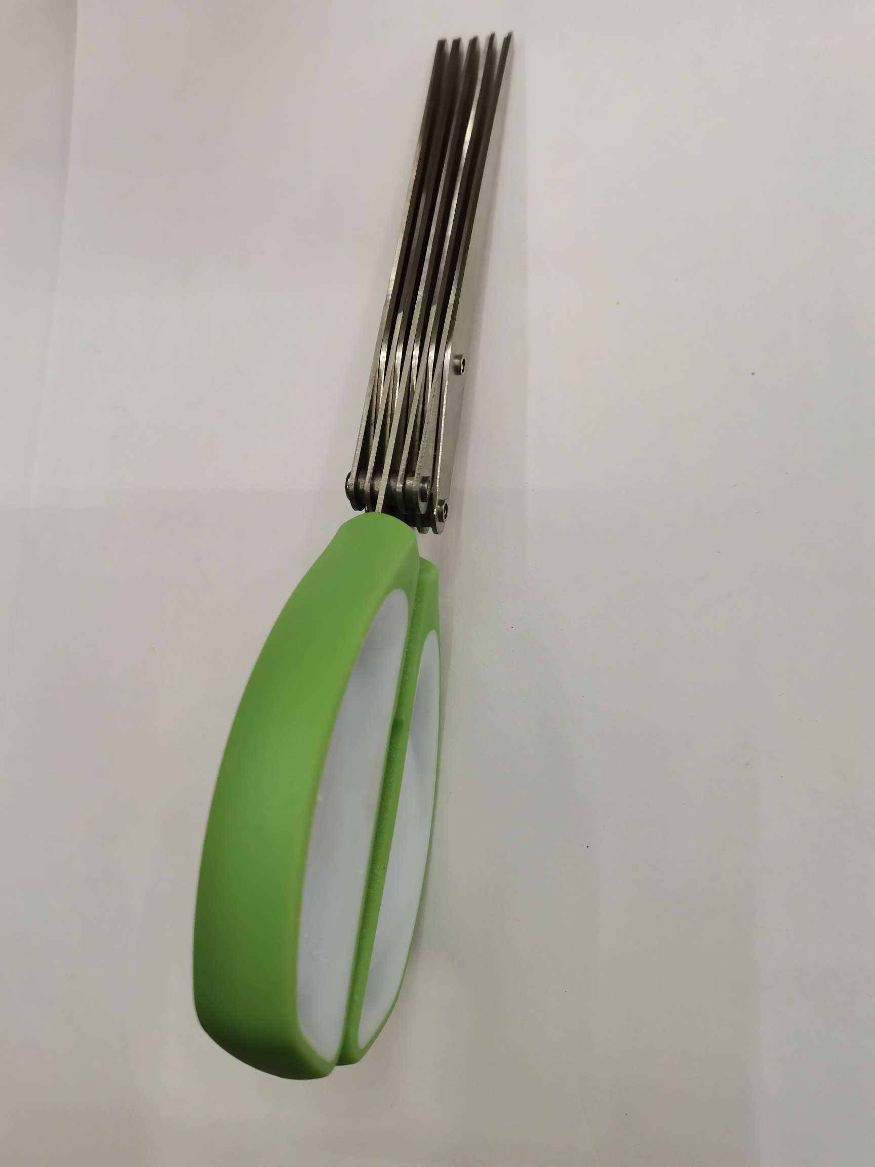 Paper shredders, stainless steel scissors, scissors, general merchandise scissors, hardware knives, cutting tools, five-layer scissors, scallion scissors Application Scenario