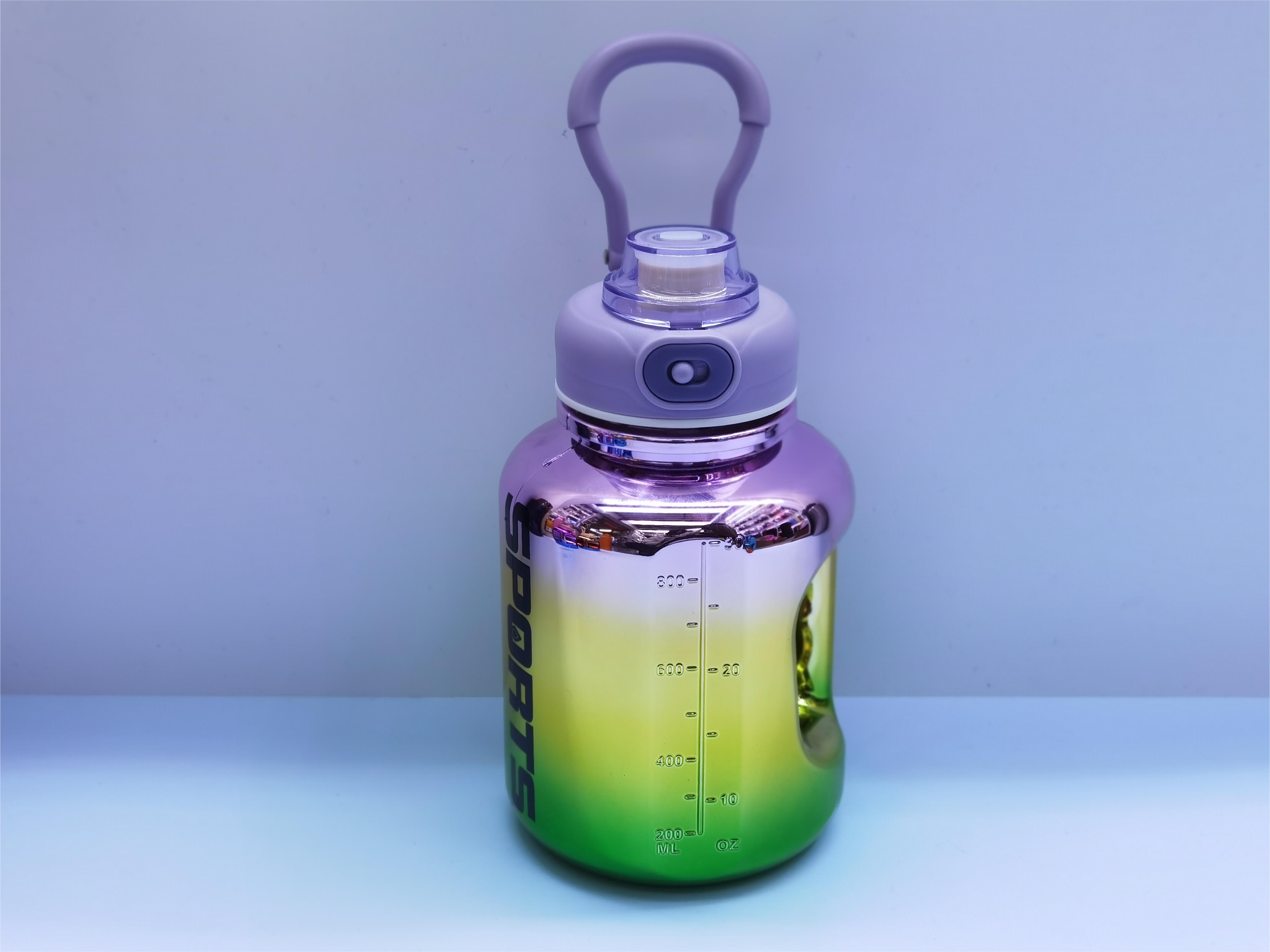 Large Capacity Portable Latched Pier Water Bottle Application Scenario