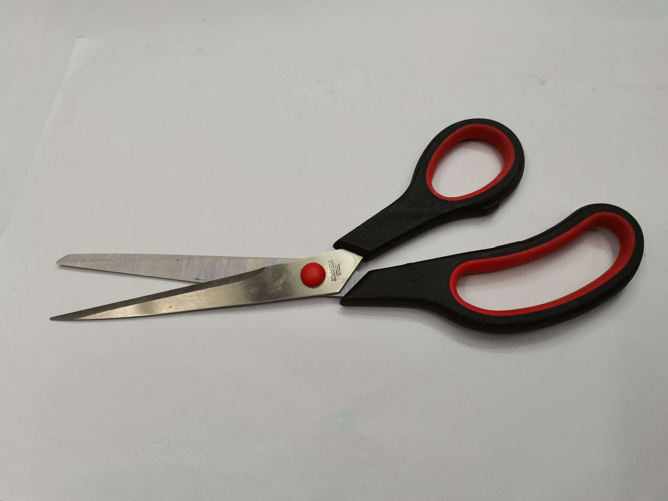 Rubber and plastic scissors, office and educational scissors, hardware knives, kitchenware knives, tools, scissors, hardware tools, stainless steel scissors, large scissors undefined