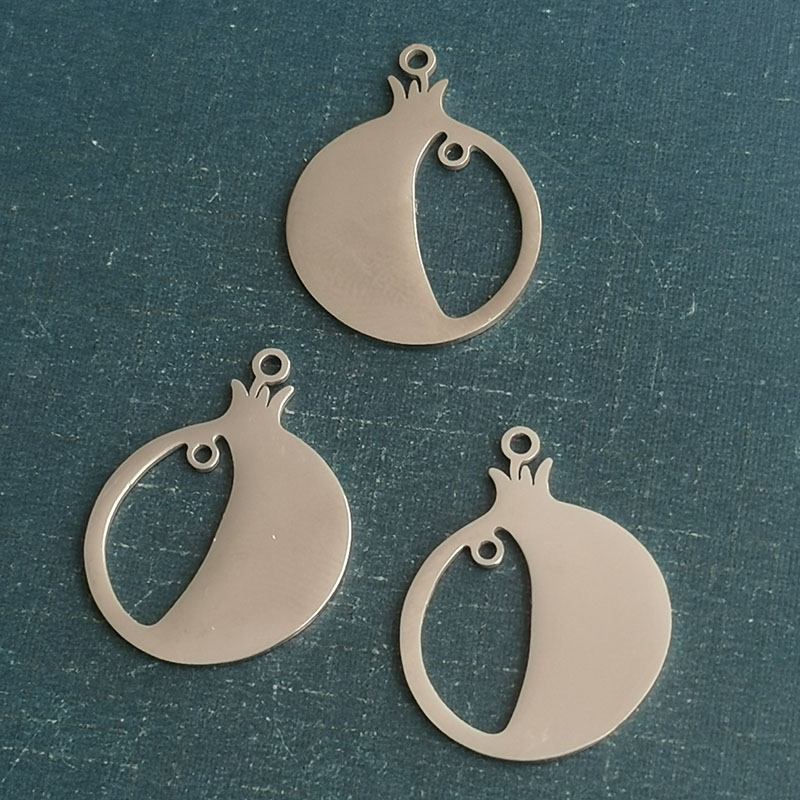 diy accessories Stainless steel titanium steel necklace pendant smooth foreign trade cross-border laser cutting can be engraved
