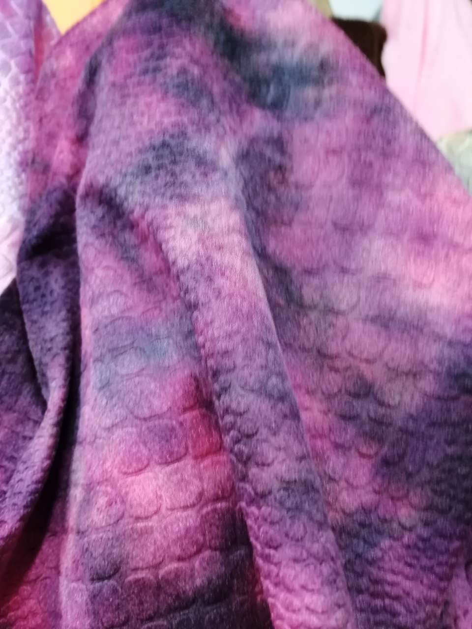 Short Plush Tie Dye Crocodile Dinosaur Fabric, It Is Polyester Silk Made Into A Door Width Of 155-160Cm, Can Be Made For Clothing Toys Throw Pillows Jewelry Shoes, Etc., Welcome New And Old Customers Before Purchase Application Scenario