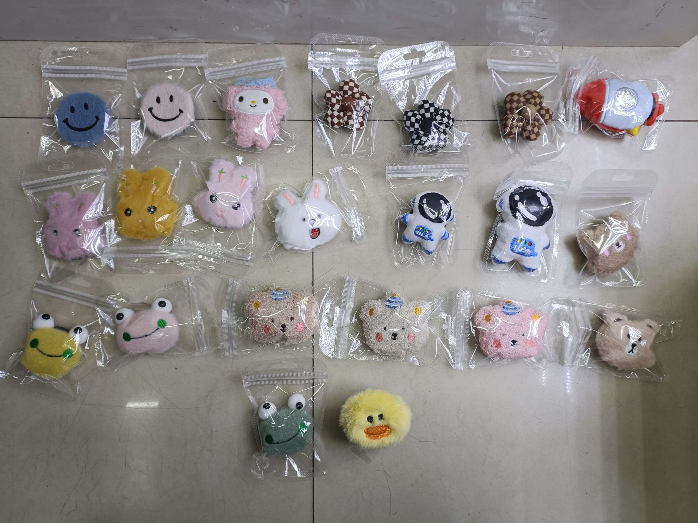 Plush cartoon ring holder phone holder