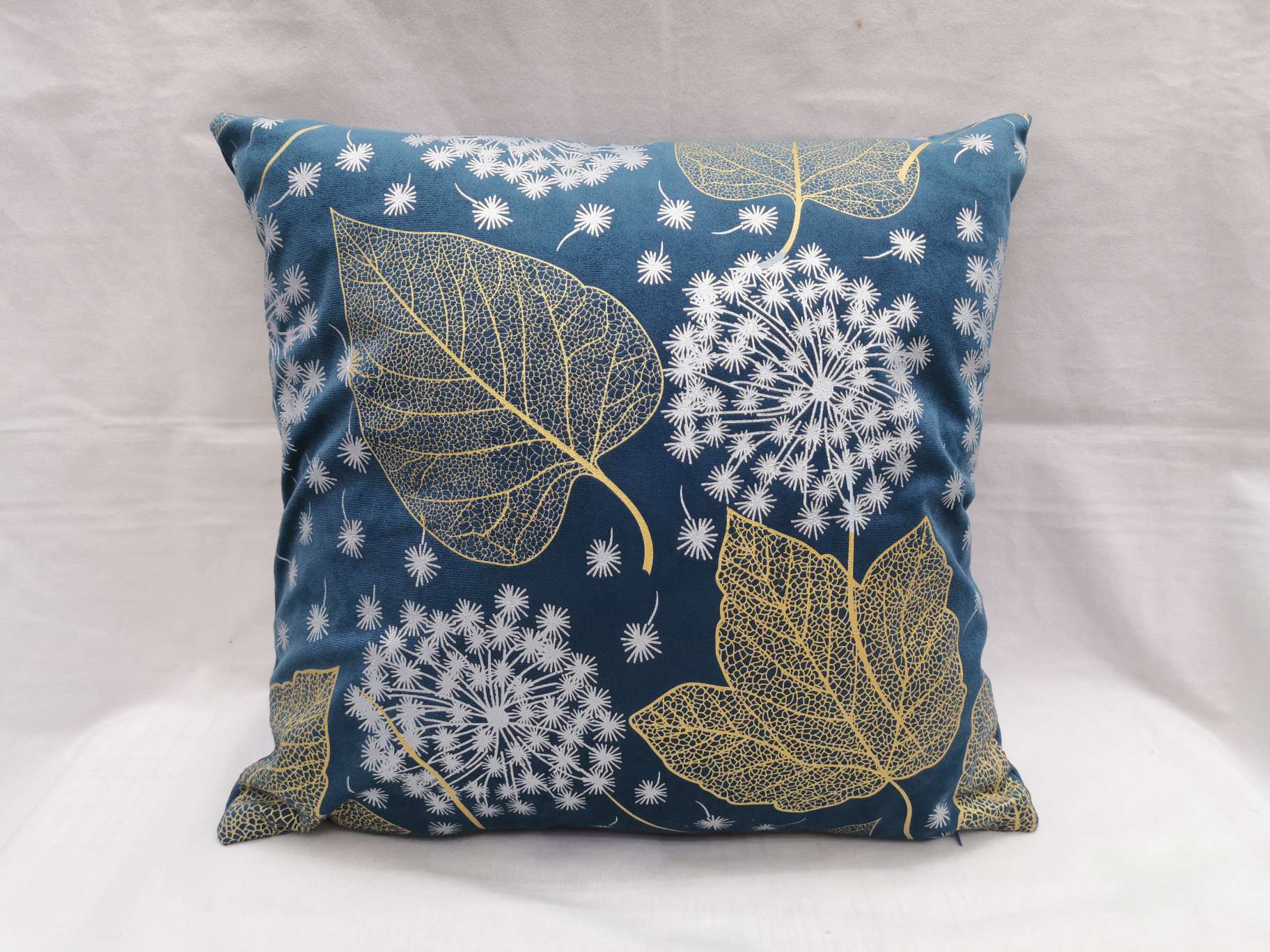 Two-Tone Gold Silver Dandelion Throw Pillow Pillow Cover Cushion Cushion Cover Item Picture