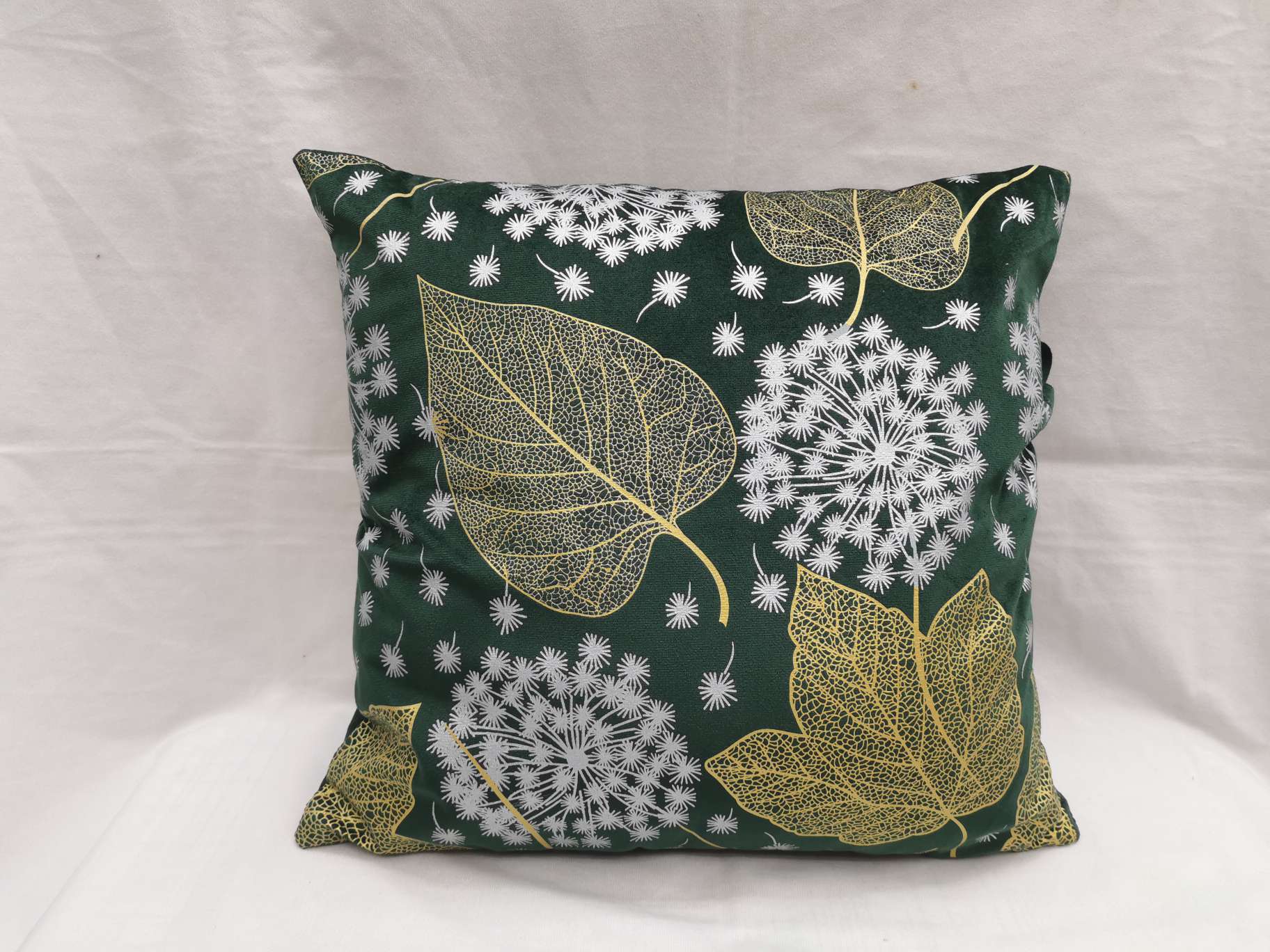 Two-Tone Gold Silver Dandelion Throw Pillow Pillow Cover Cushion Cushion Cover Application Scenario