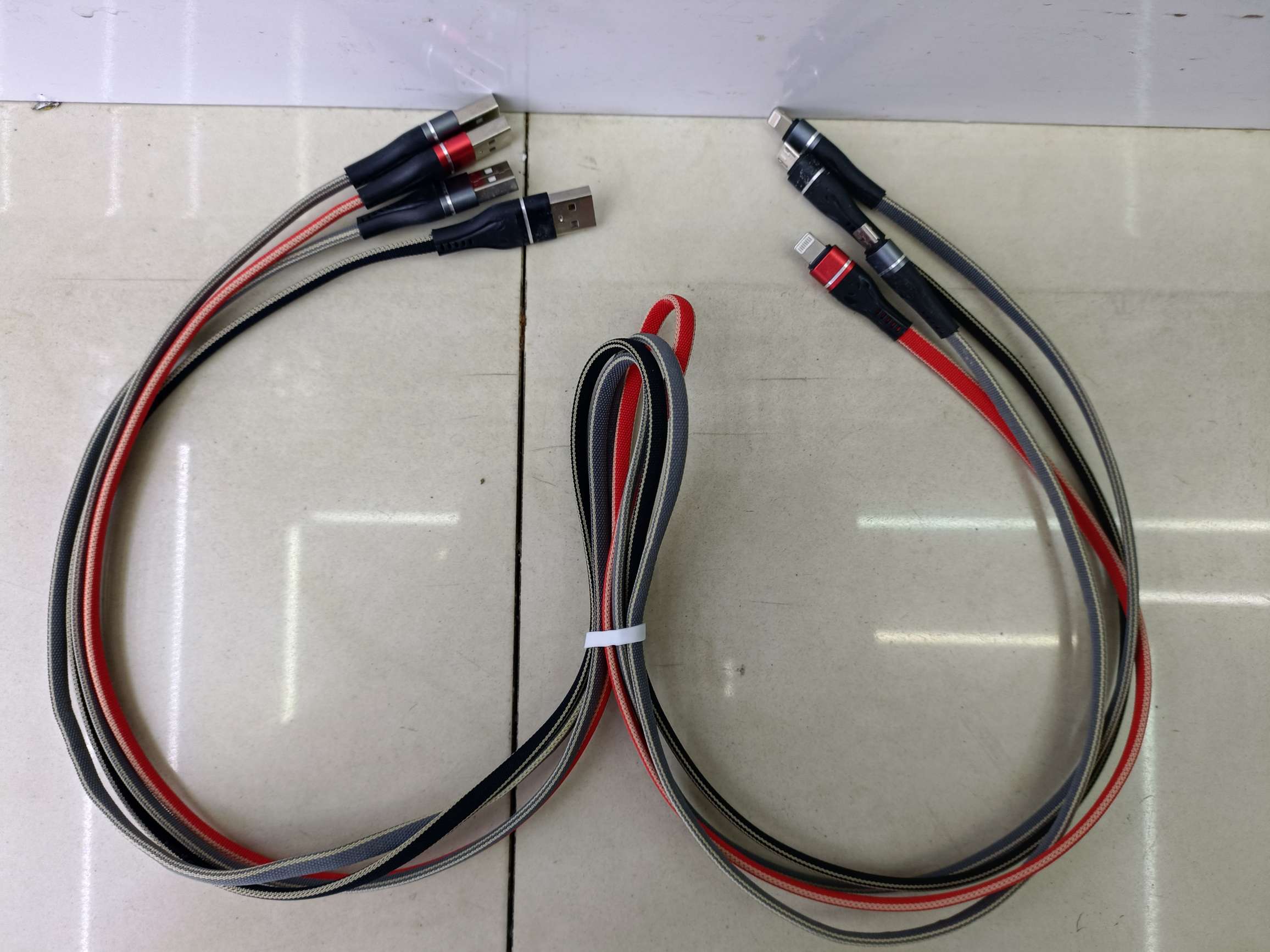 One meter Wolf head flat wire data cable 140 copper wire mobile phone data cable spot wholesale