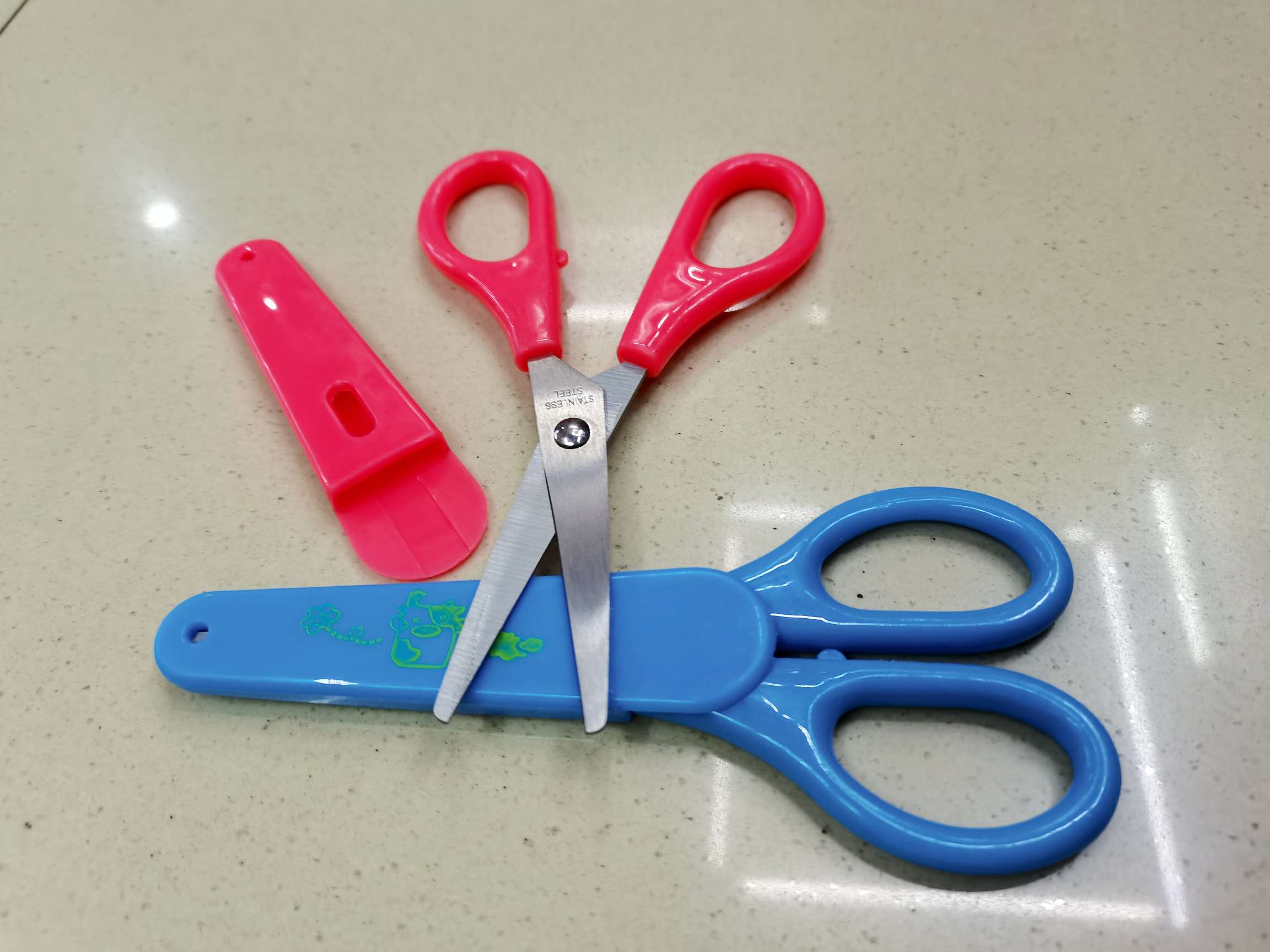 Office and educational knives and scissors, student scissors, stationery scissors, student scissors with sockets
Children's scissors, office scissors Specification drawing