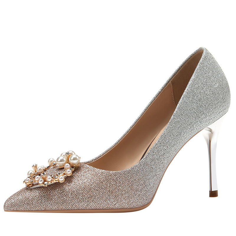 A Wedding Shoes For Women 2023 Autumn New Bride Shoes Pointed Single Shoes With Pearl Buckle Gradual High Heels Item Picture