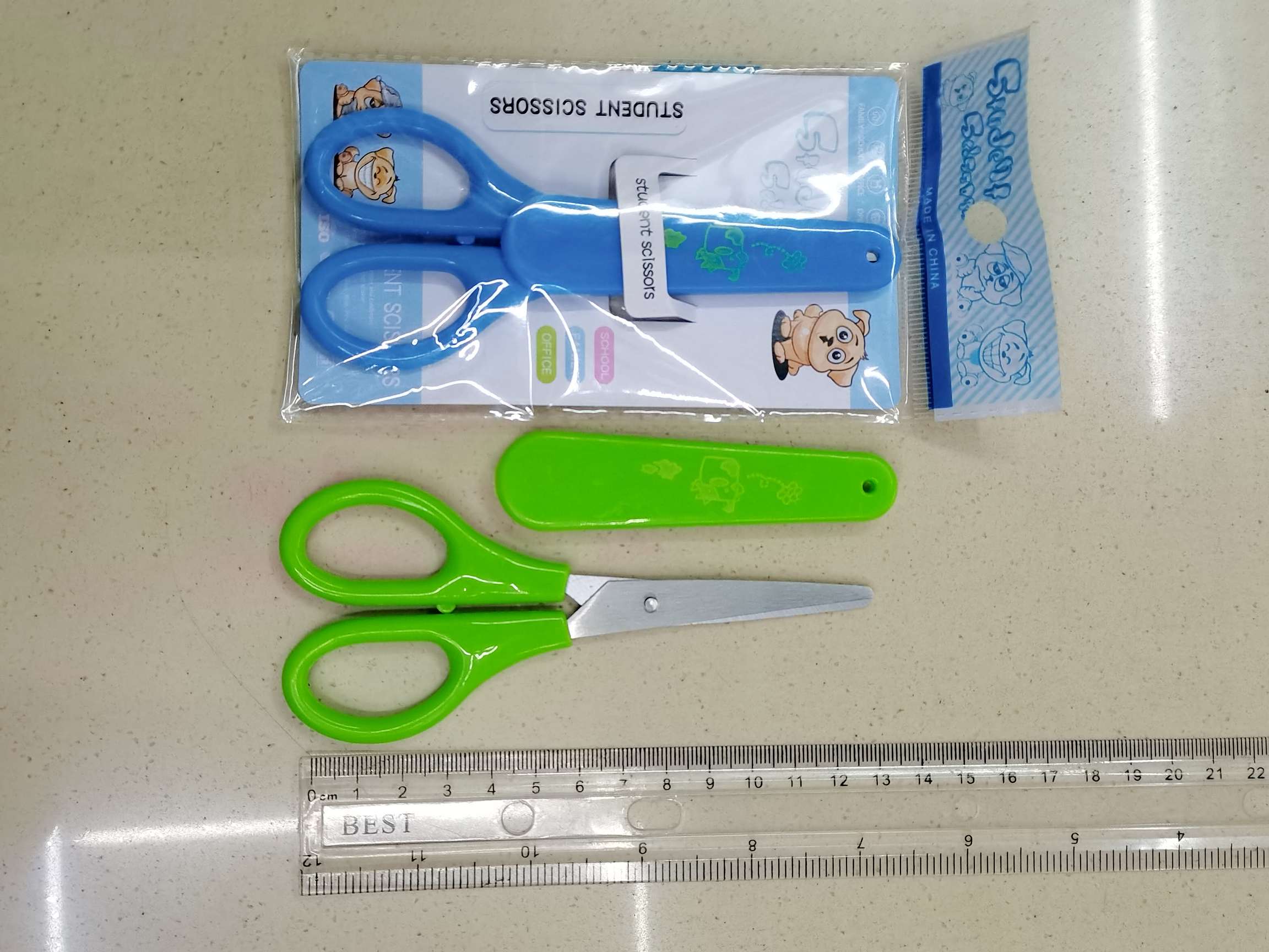 Office and educational knives and scissors, student scissors, stationery scissors, student scissors with sockets
Children's scissors, office scissors undefined