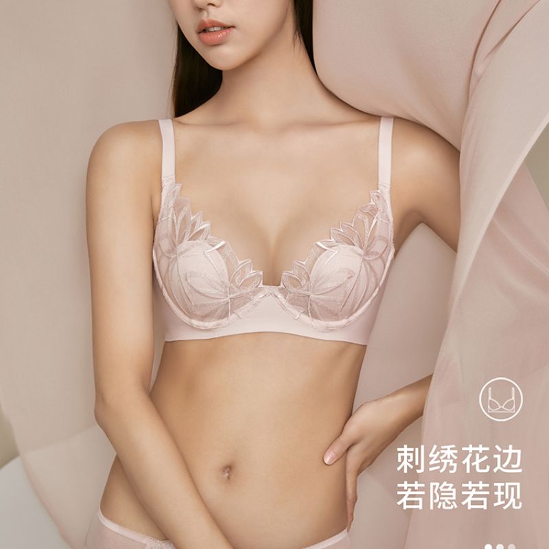 The Mystery of the Magic Box: The bra with a large bust makes you look smaller. The thin lingerie is designed to tuck in the breasts, prevent sagging, and has no underwire. The adjustable style is sexy and gathers together Application Scenario