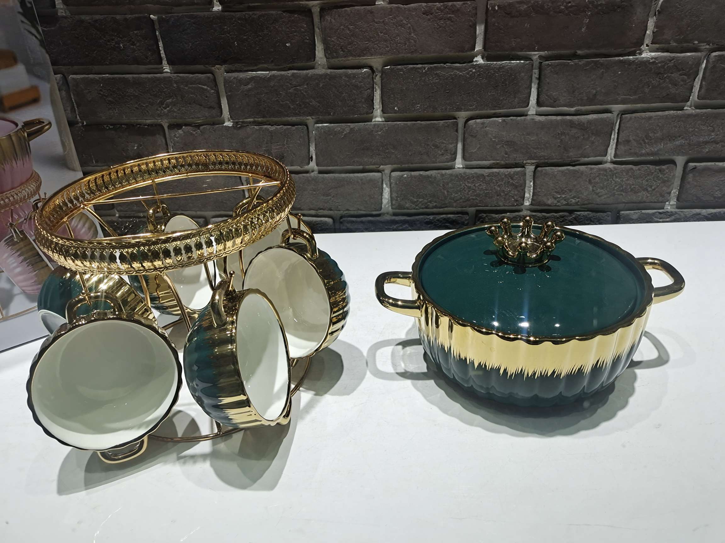 Jingdezhen Ceramic Soup Pot Gold Plated Soup Pot Soup Bowl With Rack Soup Pot Set undefined