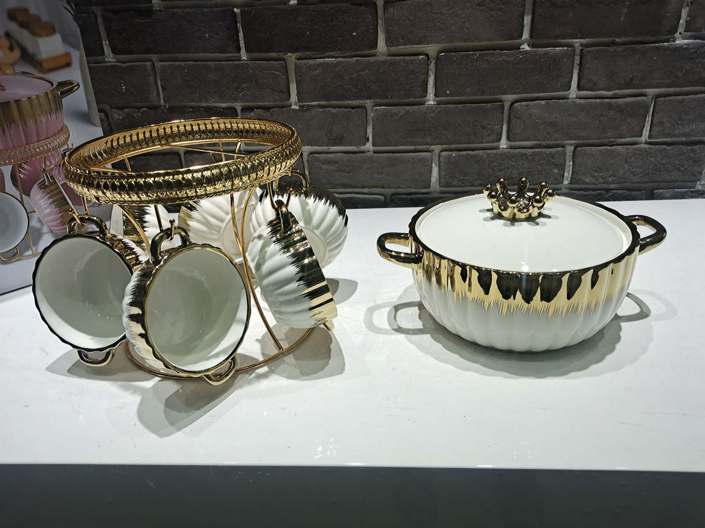 Jingdezhen Ceramic Soup Pot Gold Plated Soup Pot Soup Bowl With Rack Soup Pot Set Item Picture