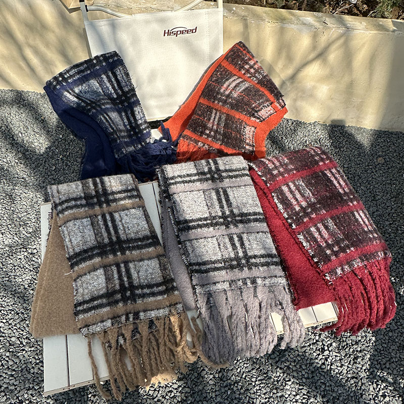 Factory Custom Autumn And Winter New Warm Korean Version Of Advanced Sense All Over The Shawl Explosion Fringe Patchwork Plaid Scarf