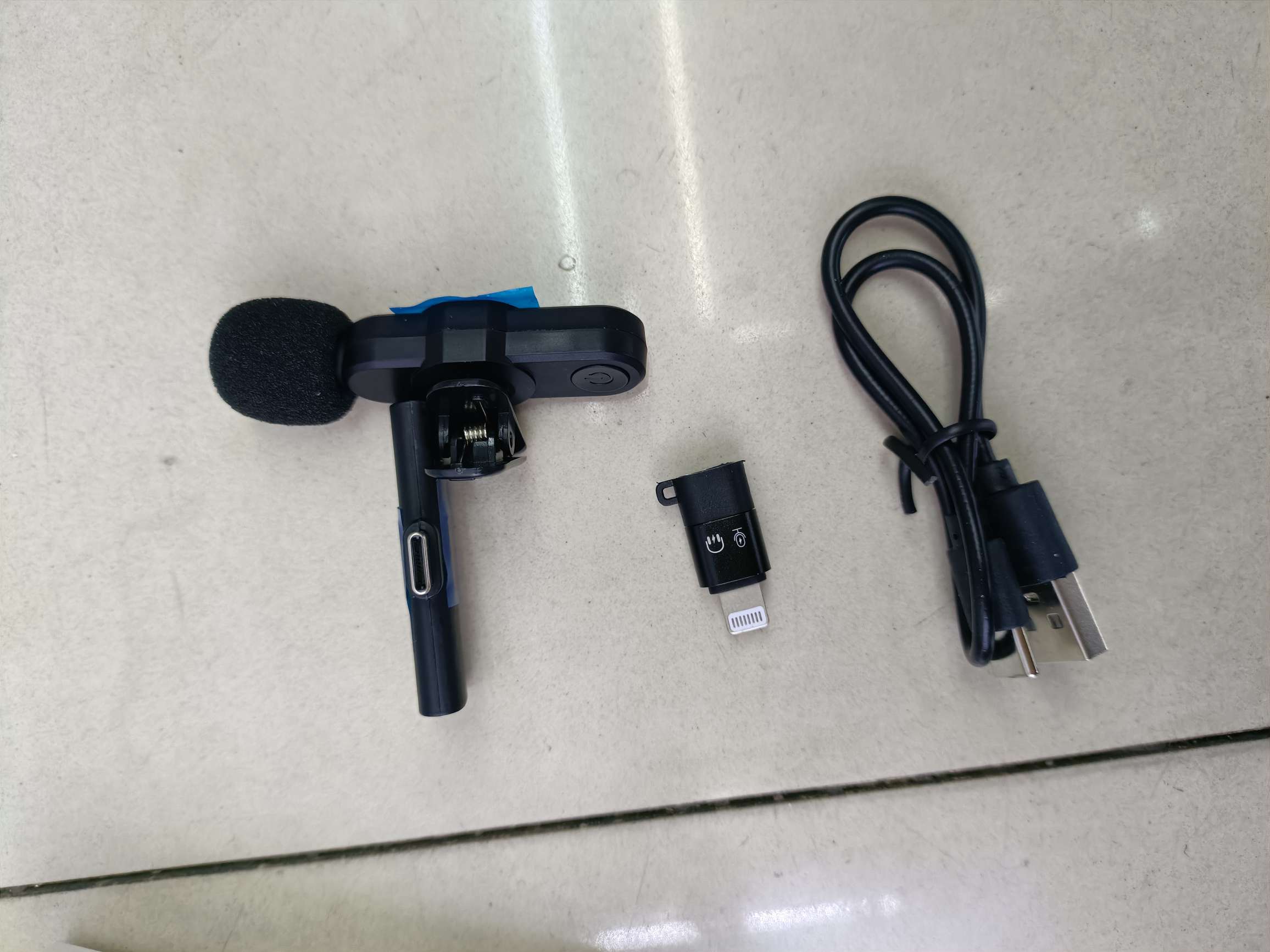 F5
Type-C+ Apple 2-in-1 wireless lapel microphone without charging details Picture