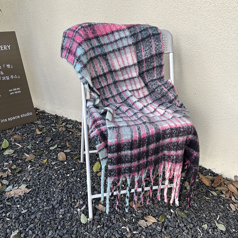Factory Custom Autumn And Winter New Korean Version Of Male And Female Students With The Same Scarf With Thick Fringe Color Plaid Scarf Item Picture