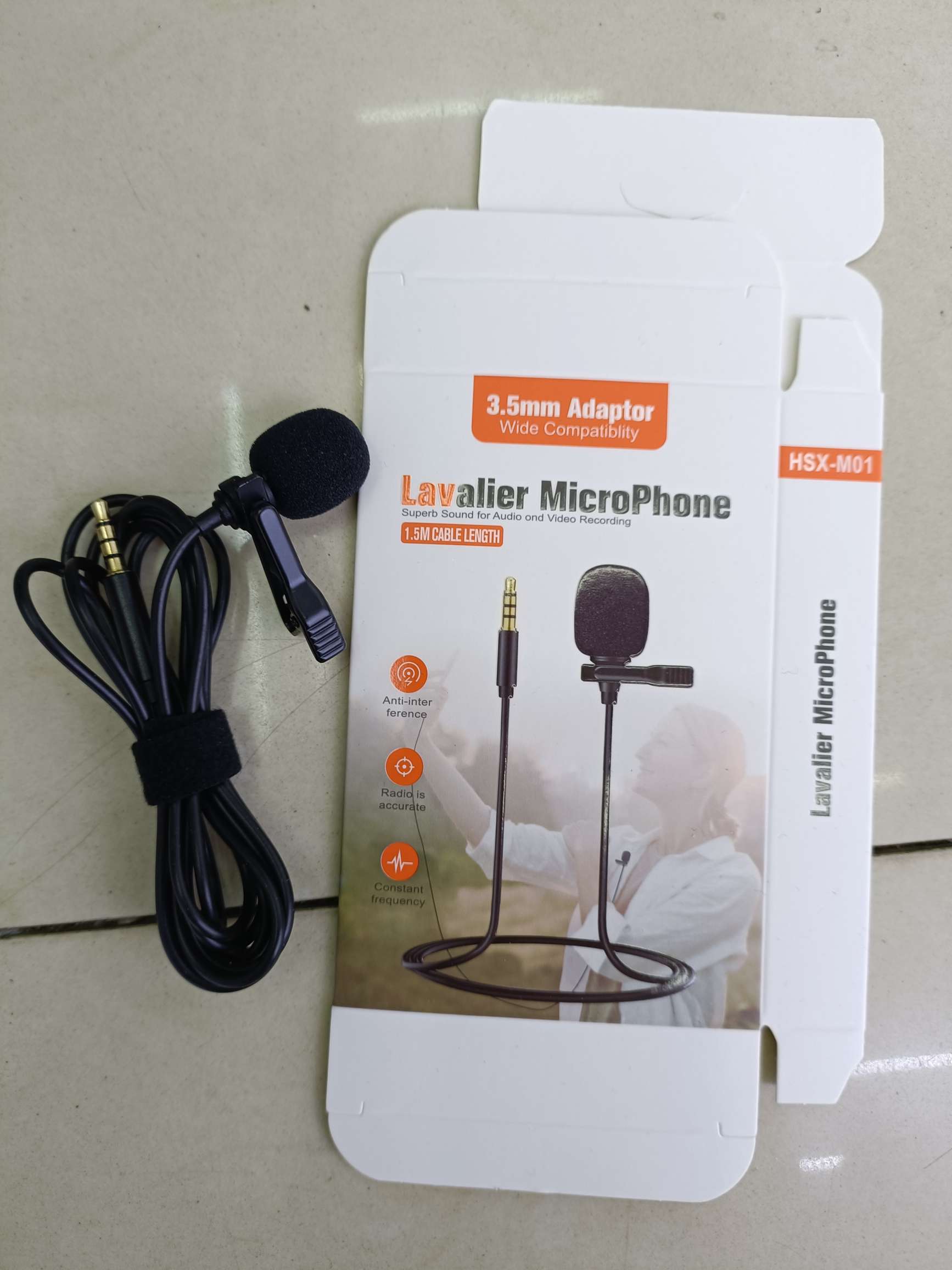 Wired collar microphone multiple interfaces
3.5 voice port /Type-C voice port /i5 Apple voice port /3.5 voice port in one Application Scenario