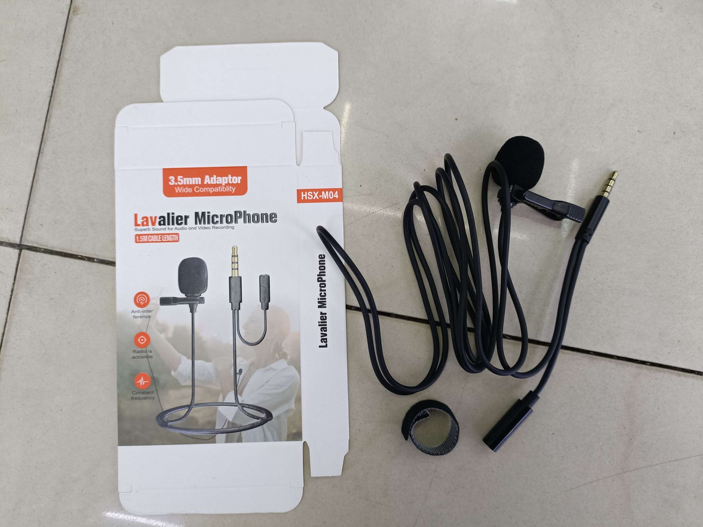 Wired collar microphone multiple interfaces
3.5 voice port /Type-C voice port /i5 Apple voice port /3.5 voice port in one Item Picture