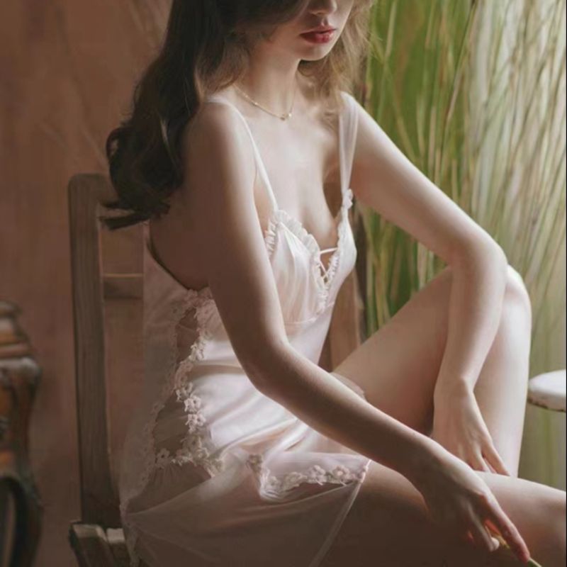 Dreamy red and pink sexy pajama lace strappy nightgown, backless pure sensual and comfortable ladies' nightgown Item Picture