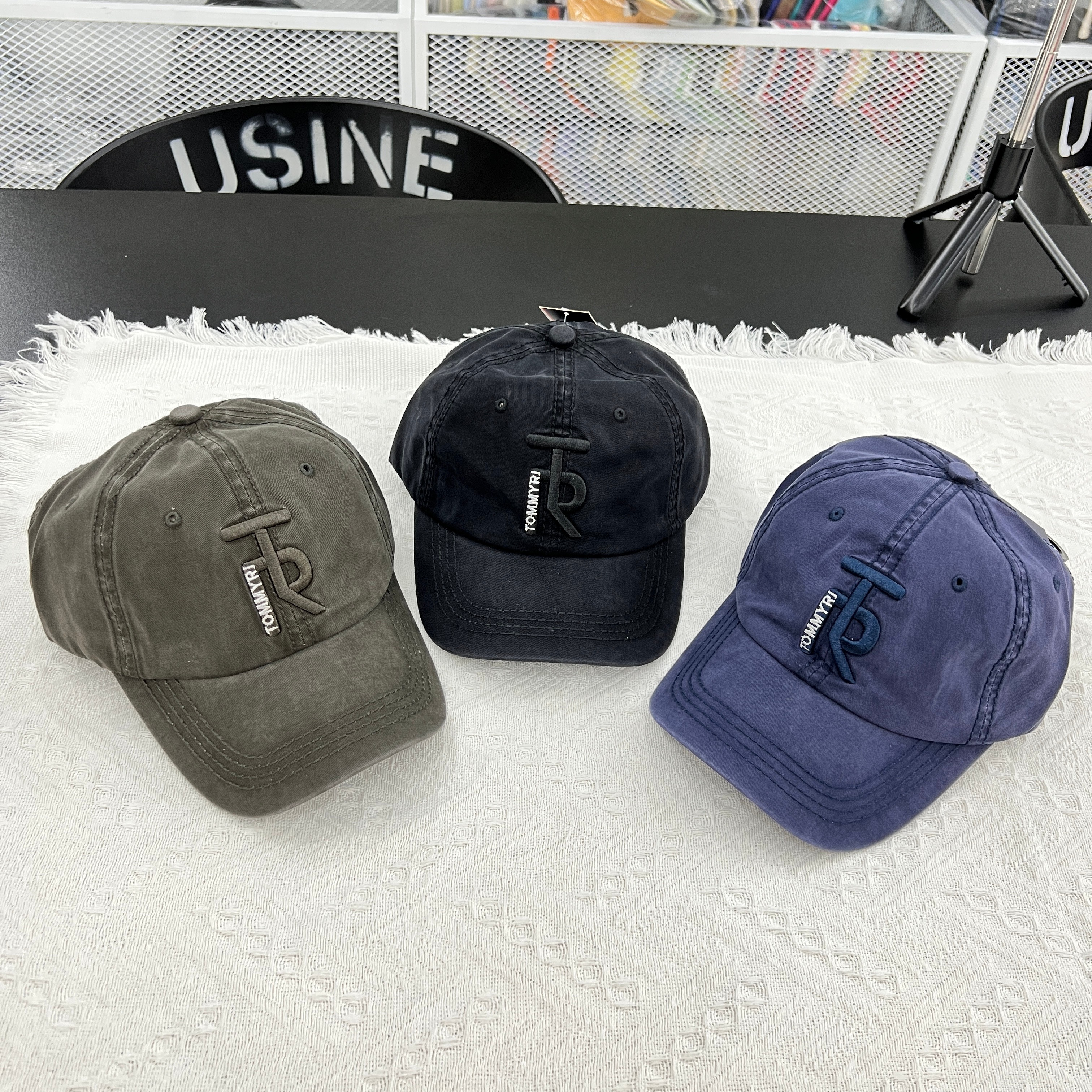 Meichen Hat Industry customizes washed cotton festival hats, men's headscarves, baseball caps, and versatile washed baseball ponytails for Christmas parties full figure