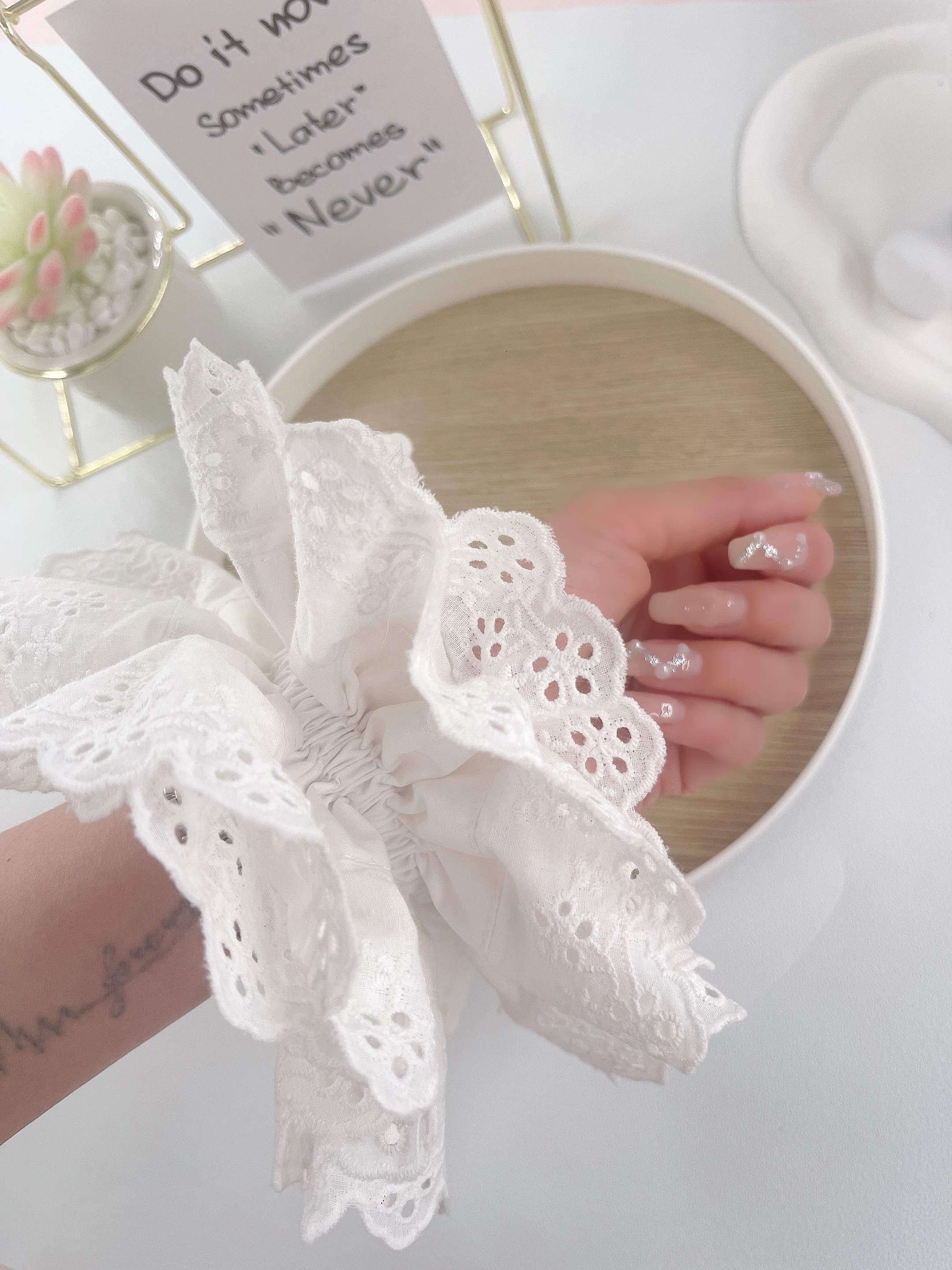 Blogger Recommended ~ Double Lace Scrunchie French Hollowout Handmade Four Layers Of Lace Large Double Lace Large Colon Circle Four Layers Of Lace Specification drawing