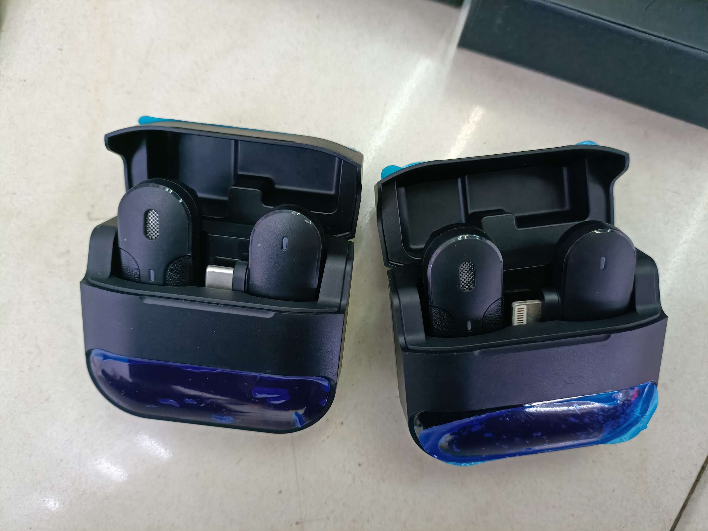K81 One tow one cabin collar microphone cockpit rechargeable
Apple interface /Type-C interface Item Picture