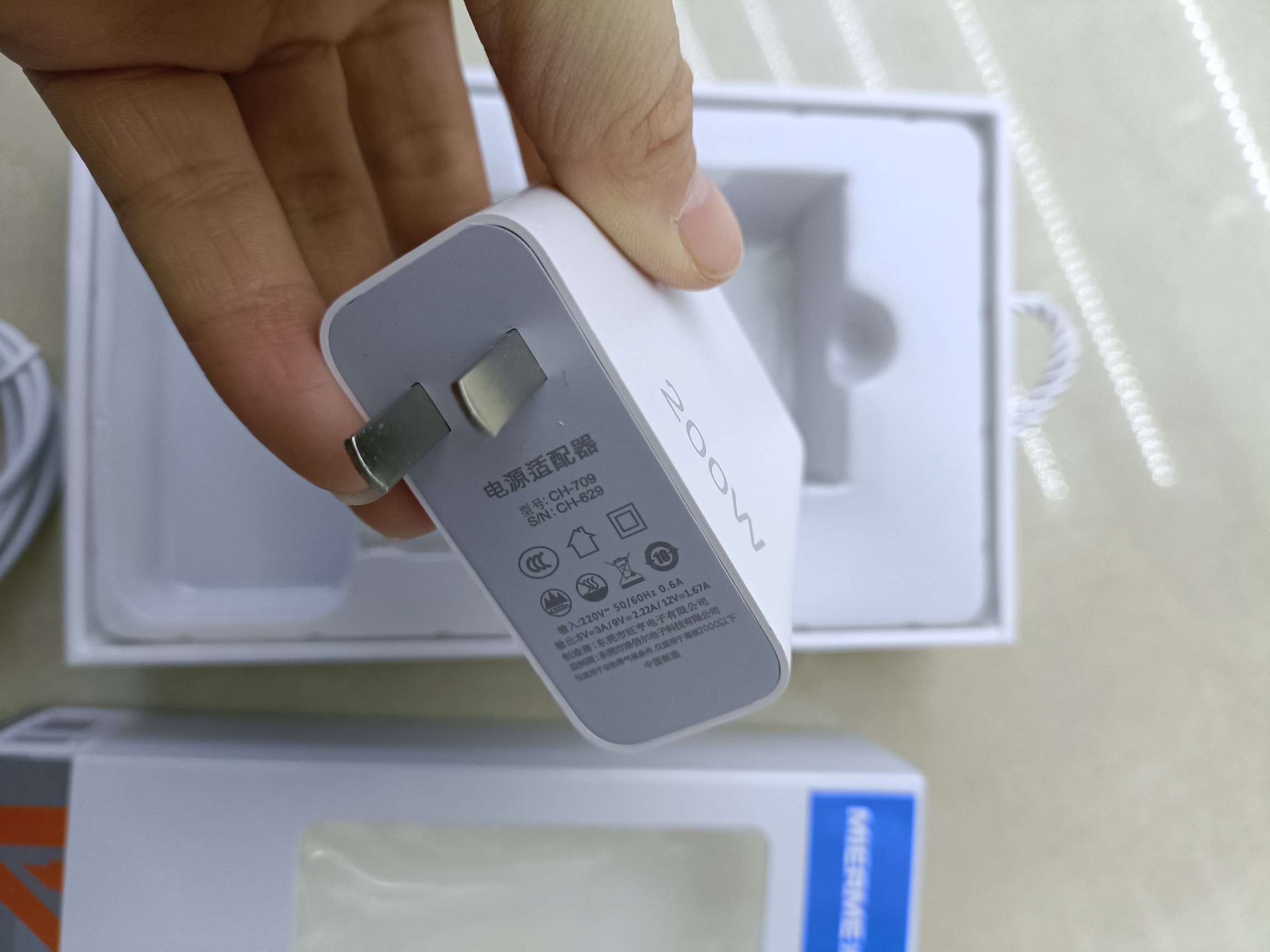 Type-C Flash Charging cable set mobile phone data cable charging head Application Scenario