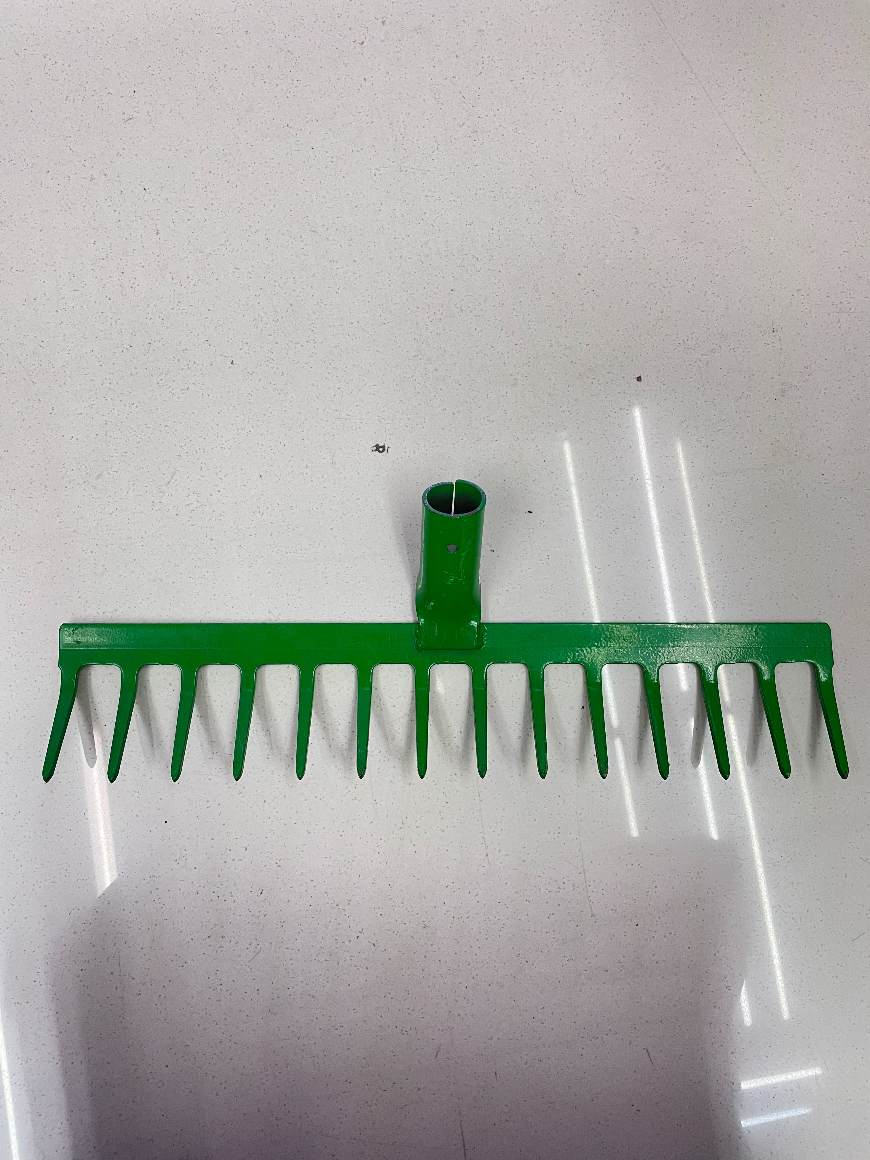 14-Tooth Green Flat Rake