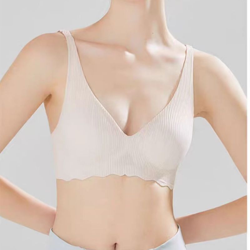 Dreamy red and pink seamless lingerie, women's small breast gathering, thin soft-supported bra, sexy underwire bra Application Scenario