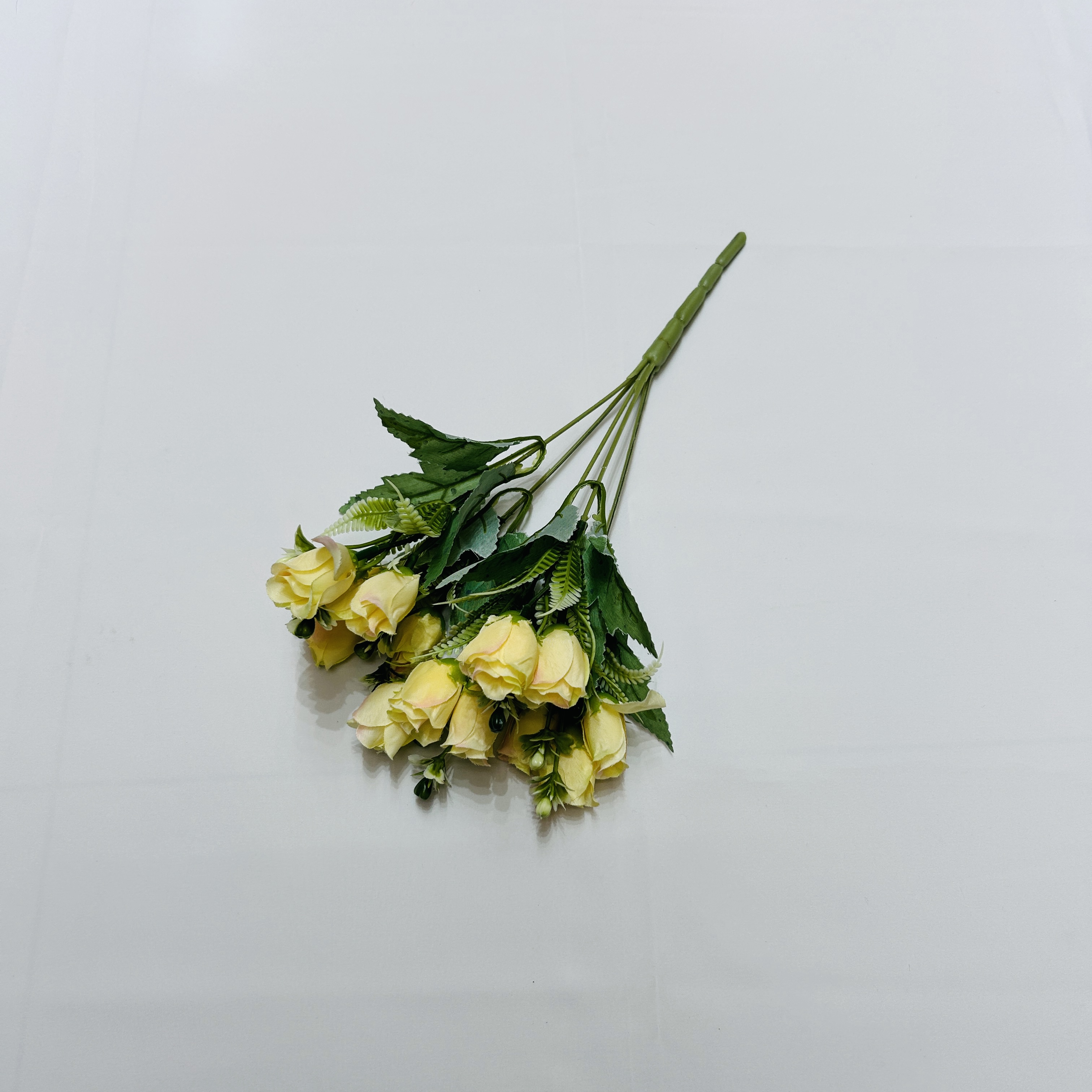 Artificial Rose Small Bouquet Plastic Flowers Bridal Bouquet Fabric Roses Wedding Decoration Props Flower Decoration Flowers 5 Forks Rouge Rose Bouquet Artificial Bouquet Hand Bouquet Small Bouquet Silk Flower Fabric Wedding Decoration Flowers Specification drawing