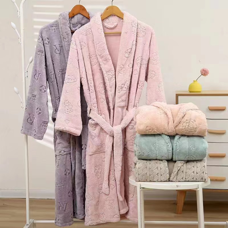 Tuoou Textile Factory directly sells coral fleece towels and bath towels. They are soft, absorbent and do not shed easily. They are suitable for adult household use