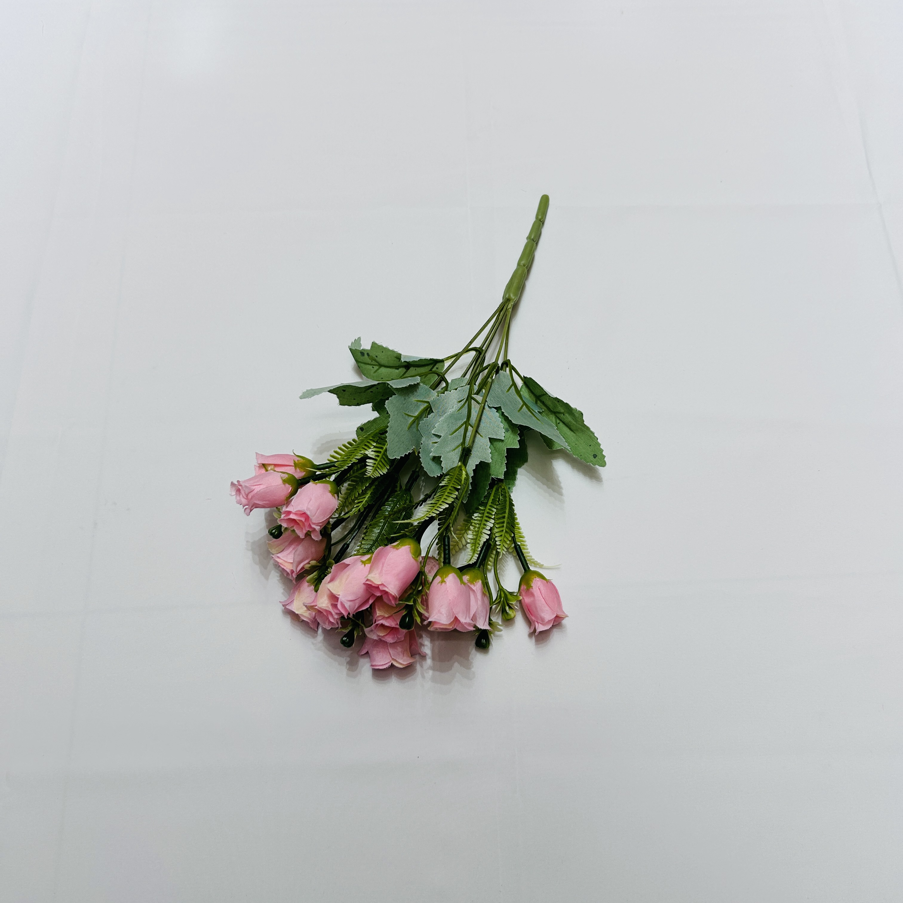 Artificial Rose Small Bouquet Plastic Flowers Bridal Bouquet Fabric Roses Wedding Decoration Props Flower Decoration Flowers 5 Forks Rouge Rose Bouquet Artificial Bouquet Hand Bouquet Small Bouquet Silk Flower Fabric Wedding Decoration Flowers details Picture