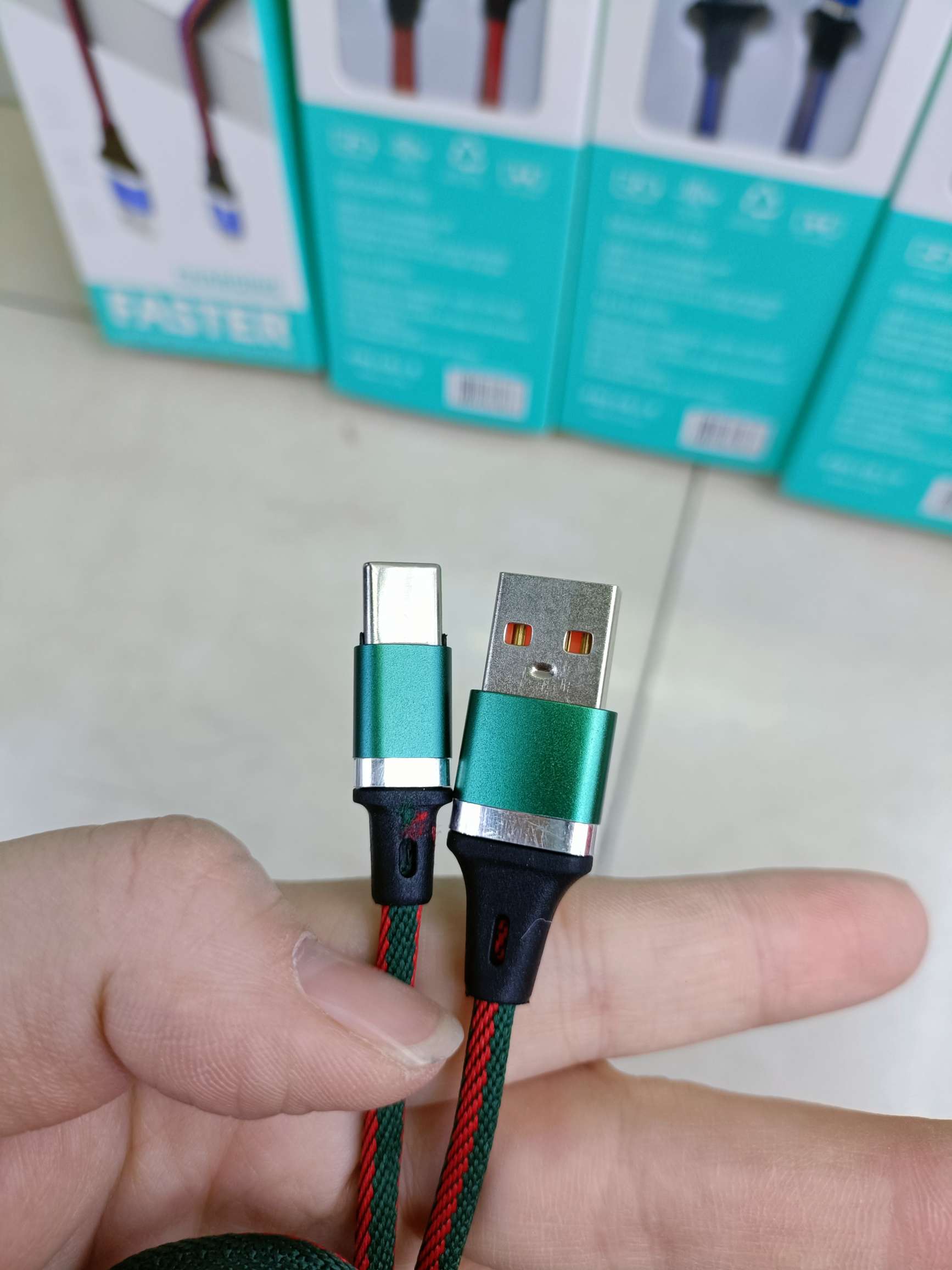 Two-color indirect aluminum alloy data cable mobile phone data cable Specification drawing