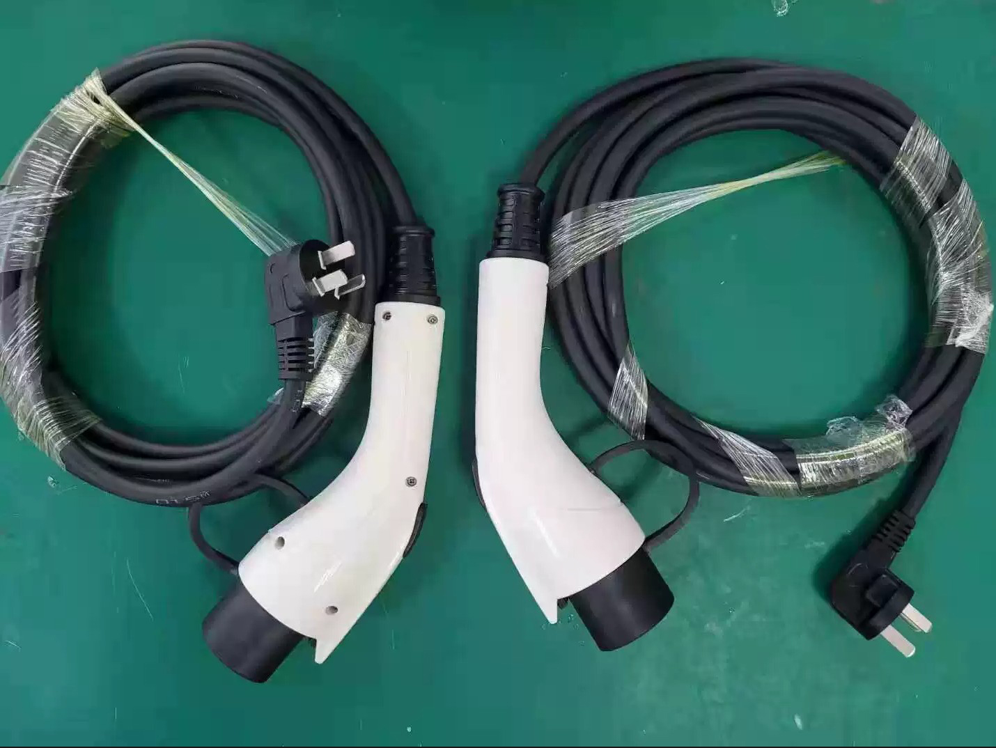 Presentation of charging cable details
