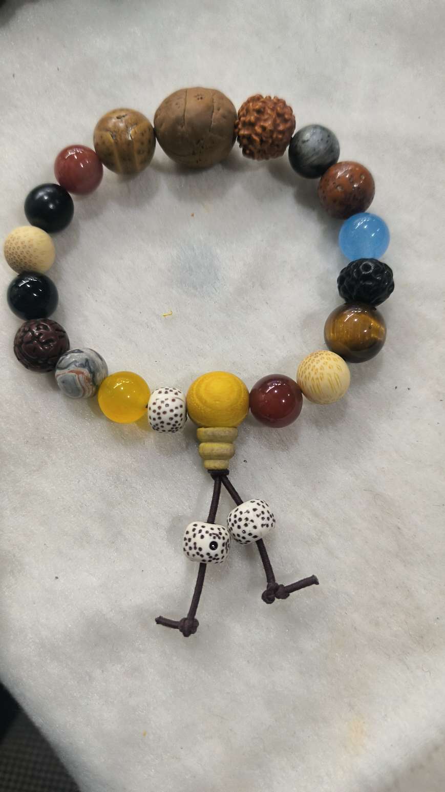 Eighteen Seeds Multi-Treasure Bracelet details Picture