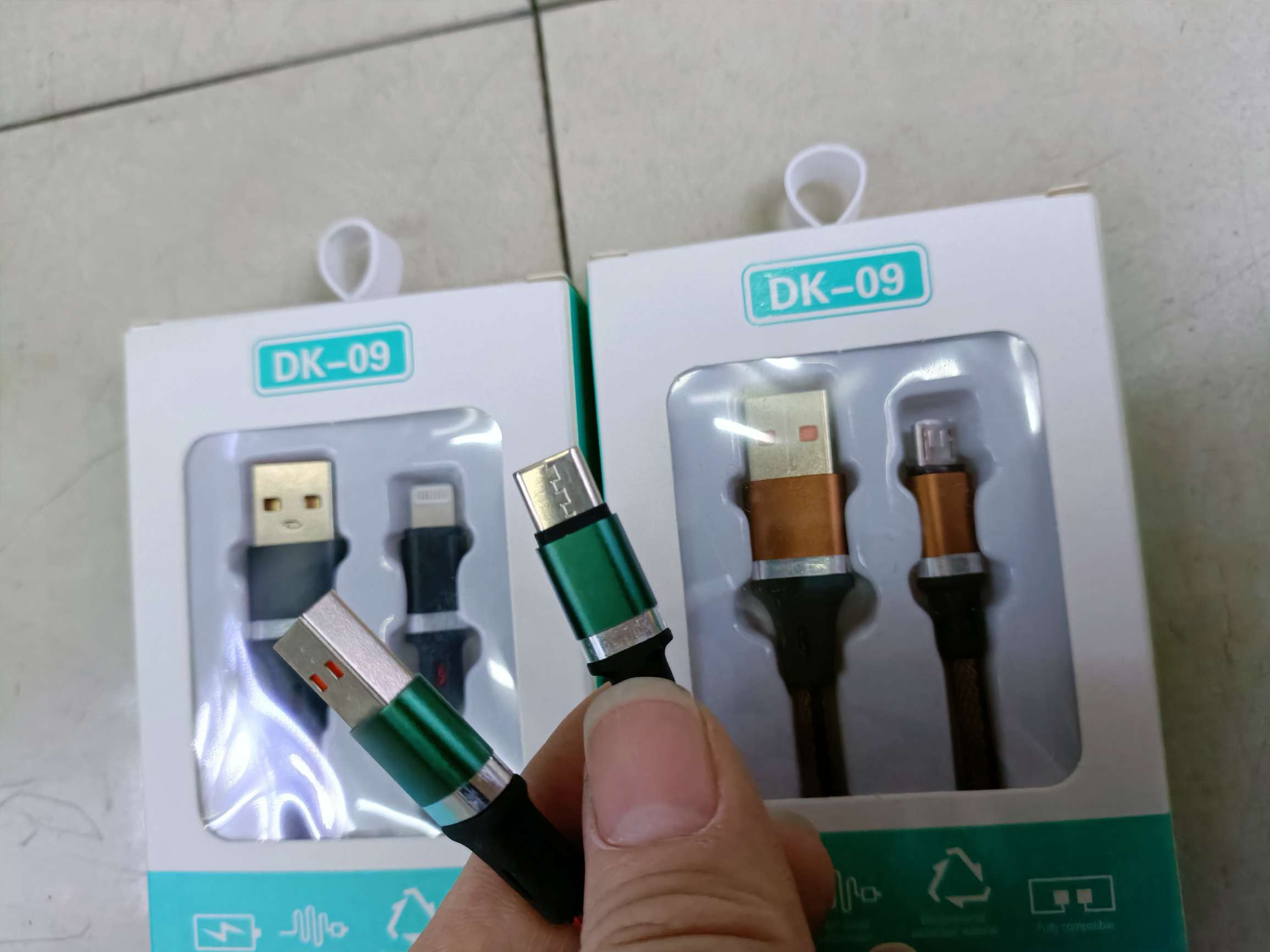 Two-color indirect aluminum alloy data cable mobile phone data cable Item Picture