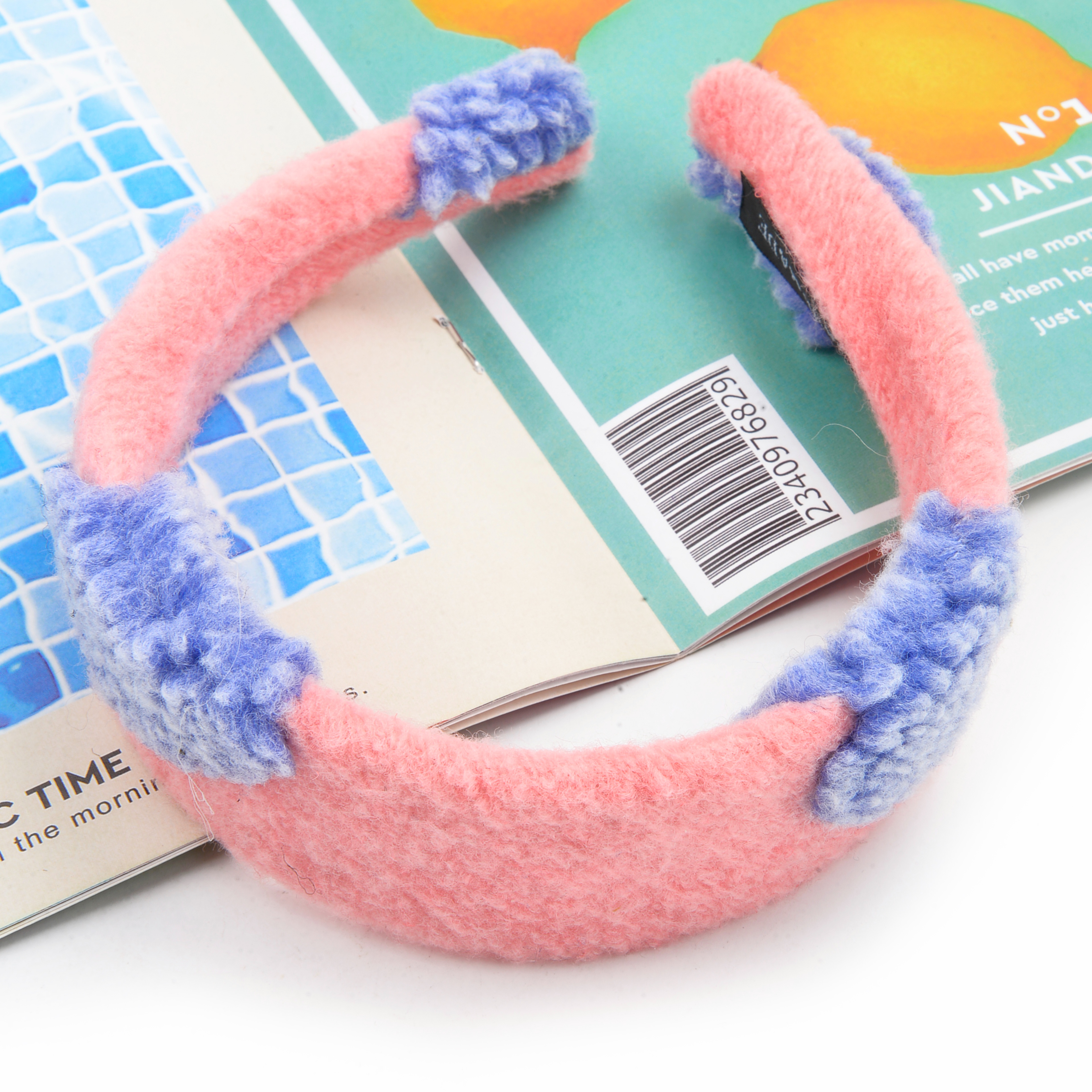 The Korean version of the colorful heart-shaped plush sheep-like hair band is sweet and cute. The wide headband is a fashionable hair accessory pic 4