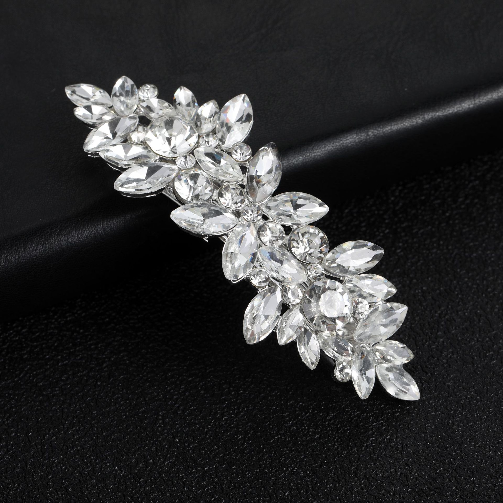 European And American Bridal Headwear Rhinestone Hair Accessories Application Scenario