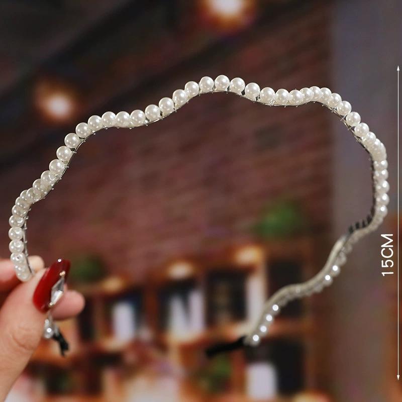 FLY1876 Korean version of the popular handcrafted hair accessory, simple and versatile, facial wash headband, bow pearl headband, wedding bridesmaid headwear Application Scenario