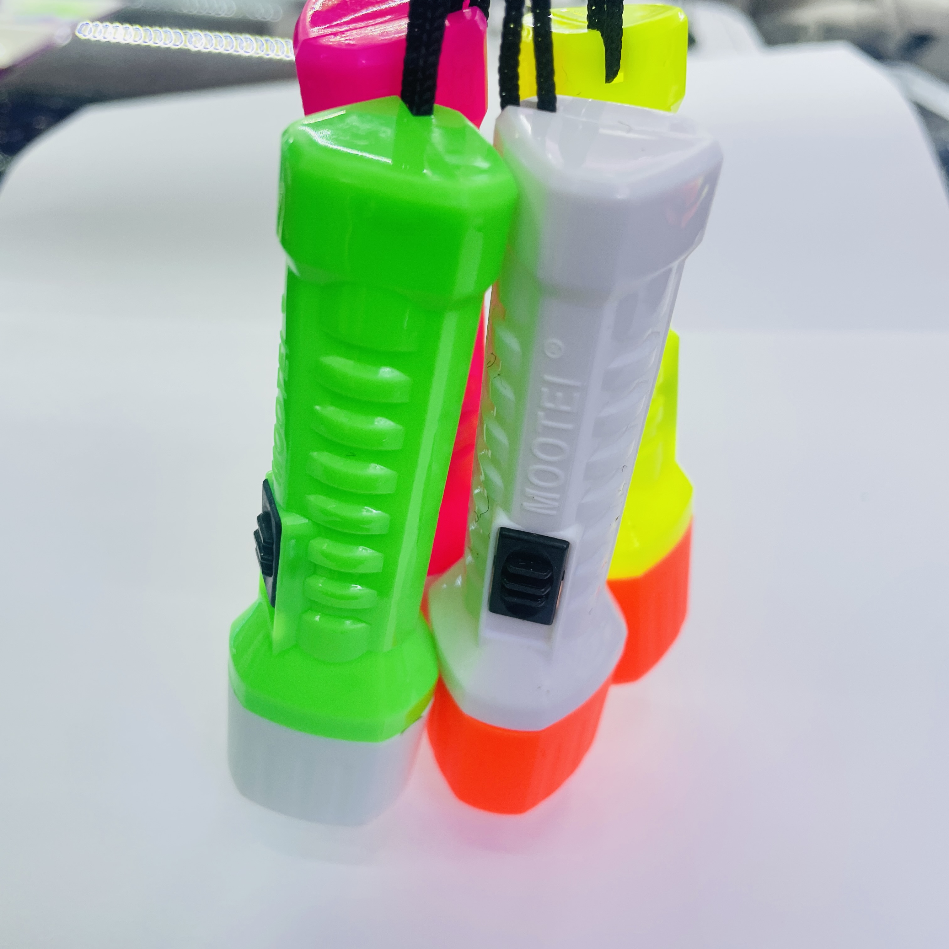 塑料小手电筒强光电筒照明灯LED批发实用小家电小礼品详情3