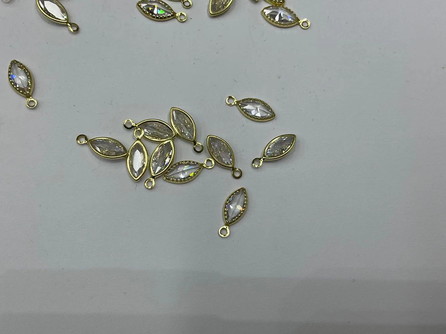 Real Zirconium Singapore Dollar Copper Manufacturers Direct Sales Network Red Diy Necklace Bracelet 4*8 Horse Eyes Specification drawing