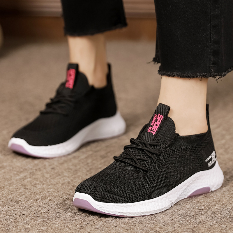 Shoes For Men And Women Spring New Casual Sports Shoes For Women Mother Shoes Old Beijing Cloth Shoes For Men And Women Shoes 22 Application Scenario