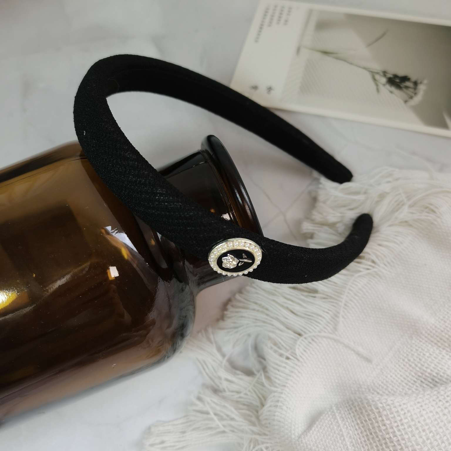 Sponge Pearl Wide Edge Headband Korean Version Of The New Increase Cranial Top Headband High-Grade Sense Fashion Headband details Picture
