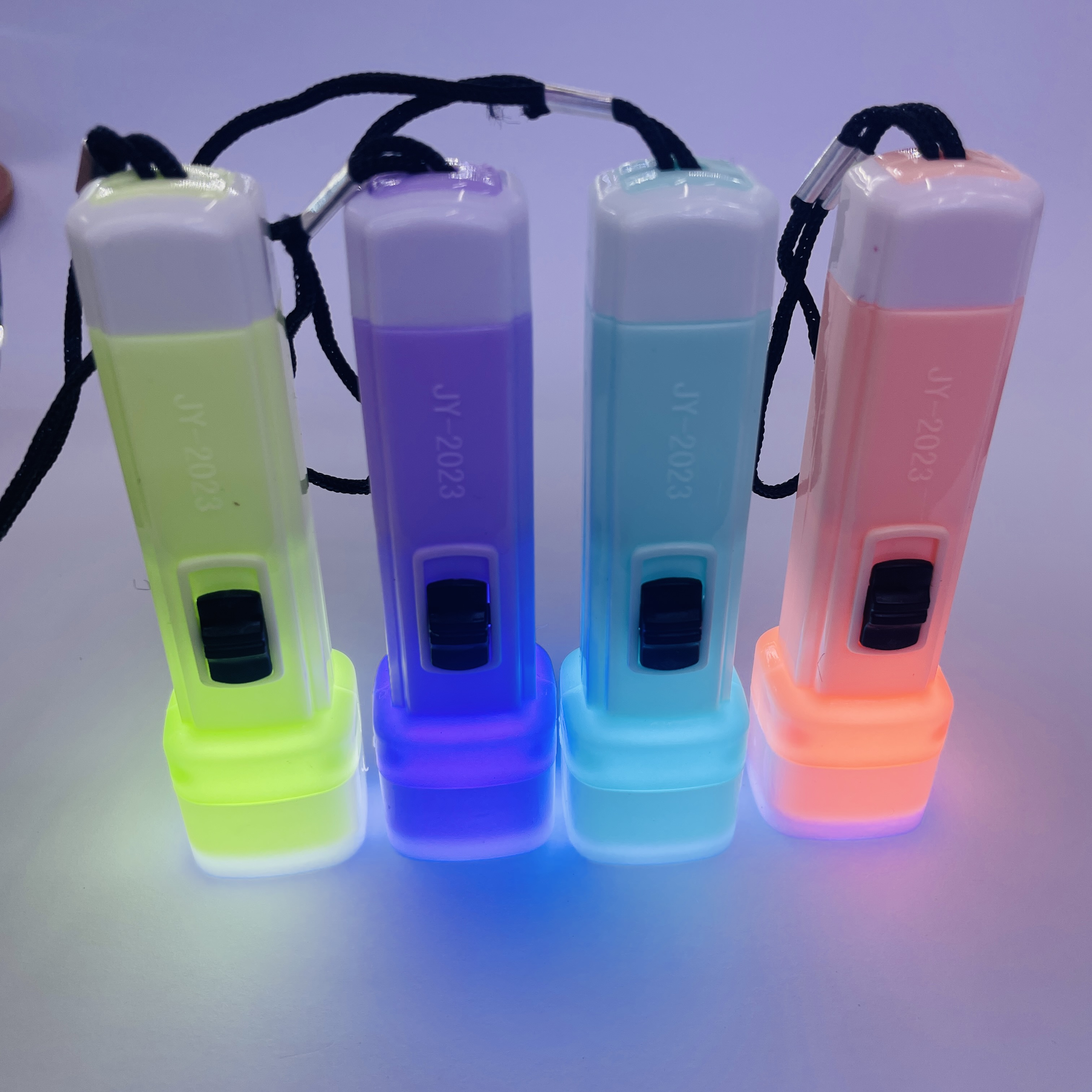 塑料玩具小手电筒强光电筒照明灯LED批发实用小家电小礼品详情11