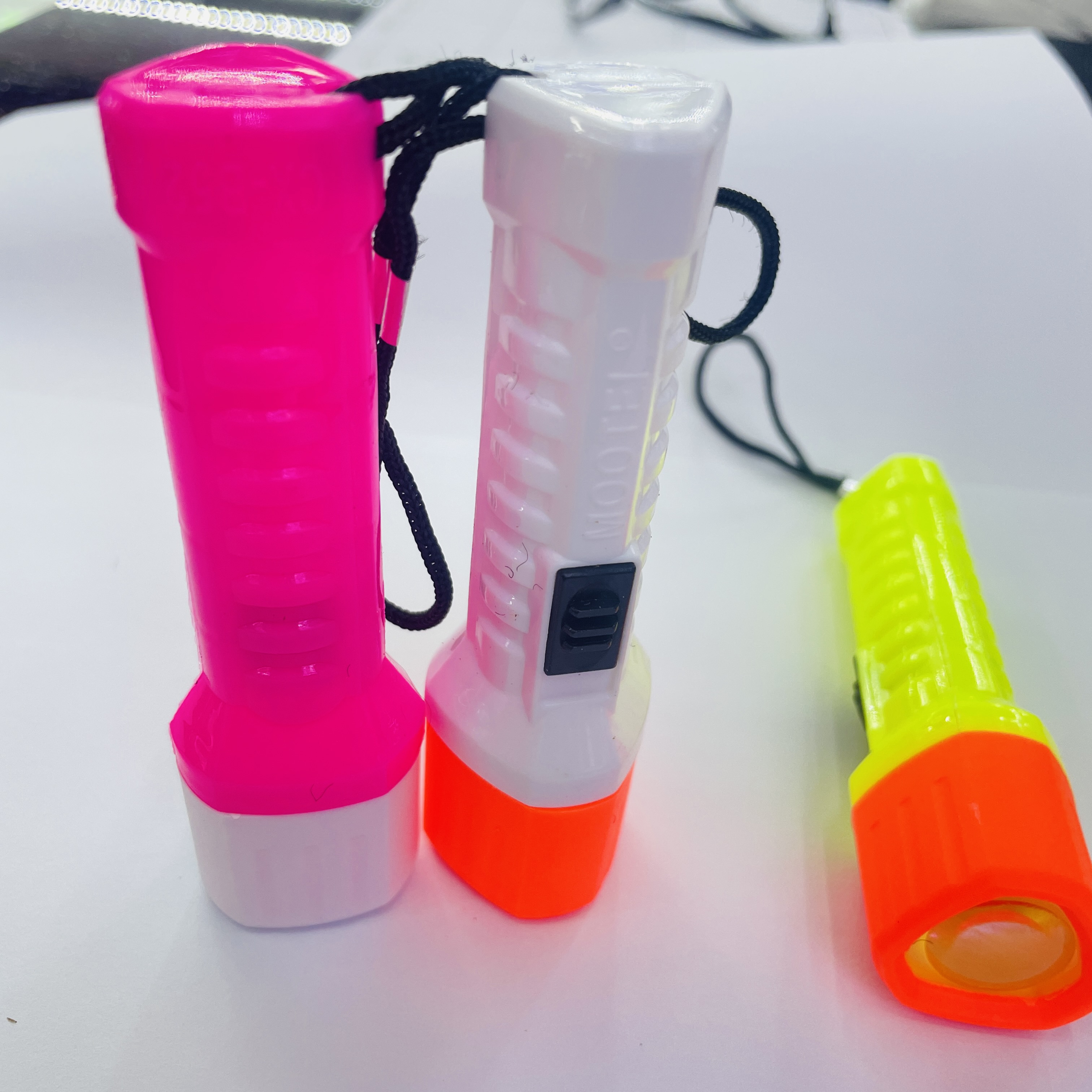 塑料小手电筒强光电筒照明灯LED批发实用小家电小礼品详情11