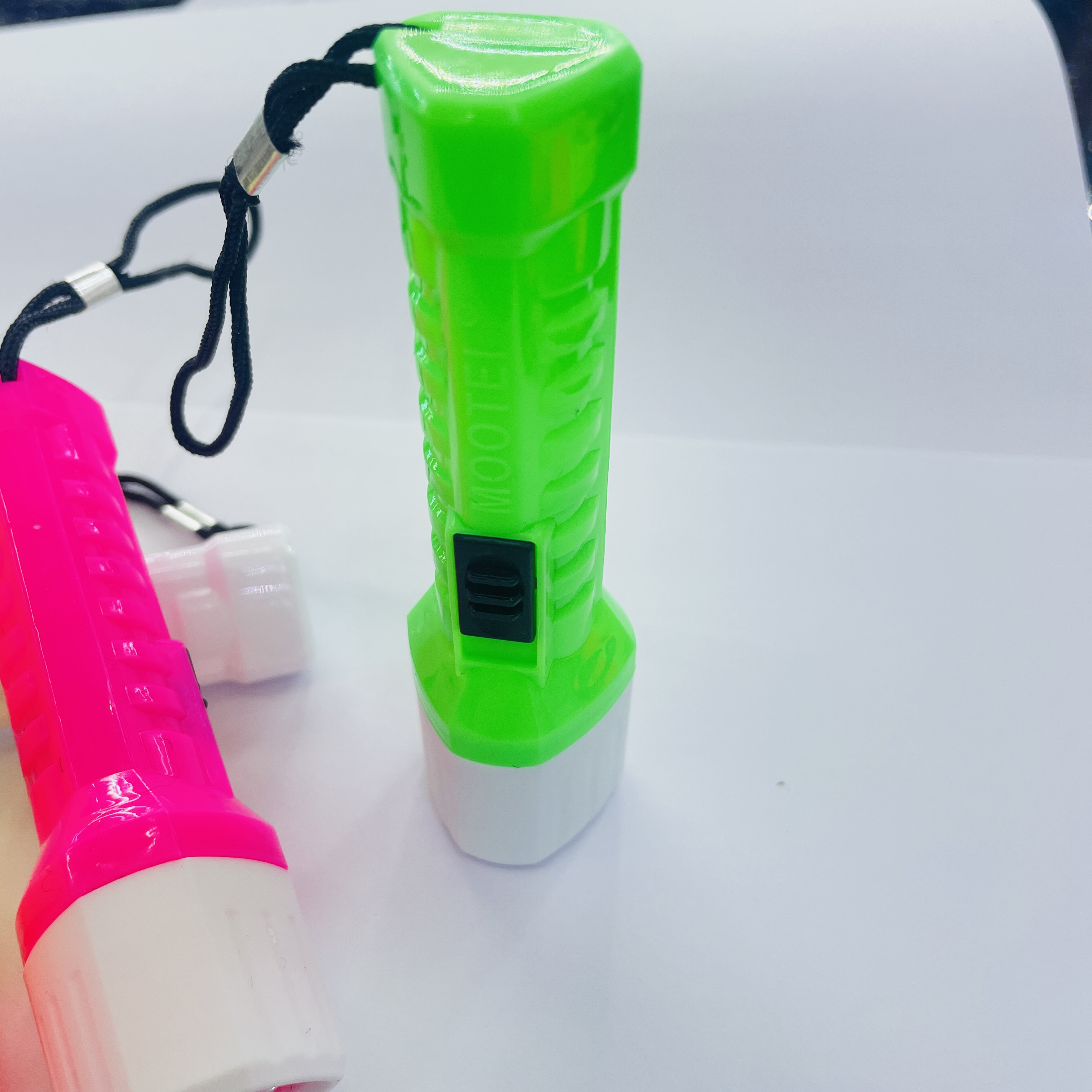 塑料小手电筒强光电筒照明灯LED批发实用小家电小礼品详情6