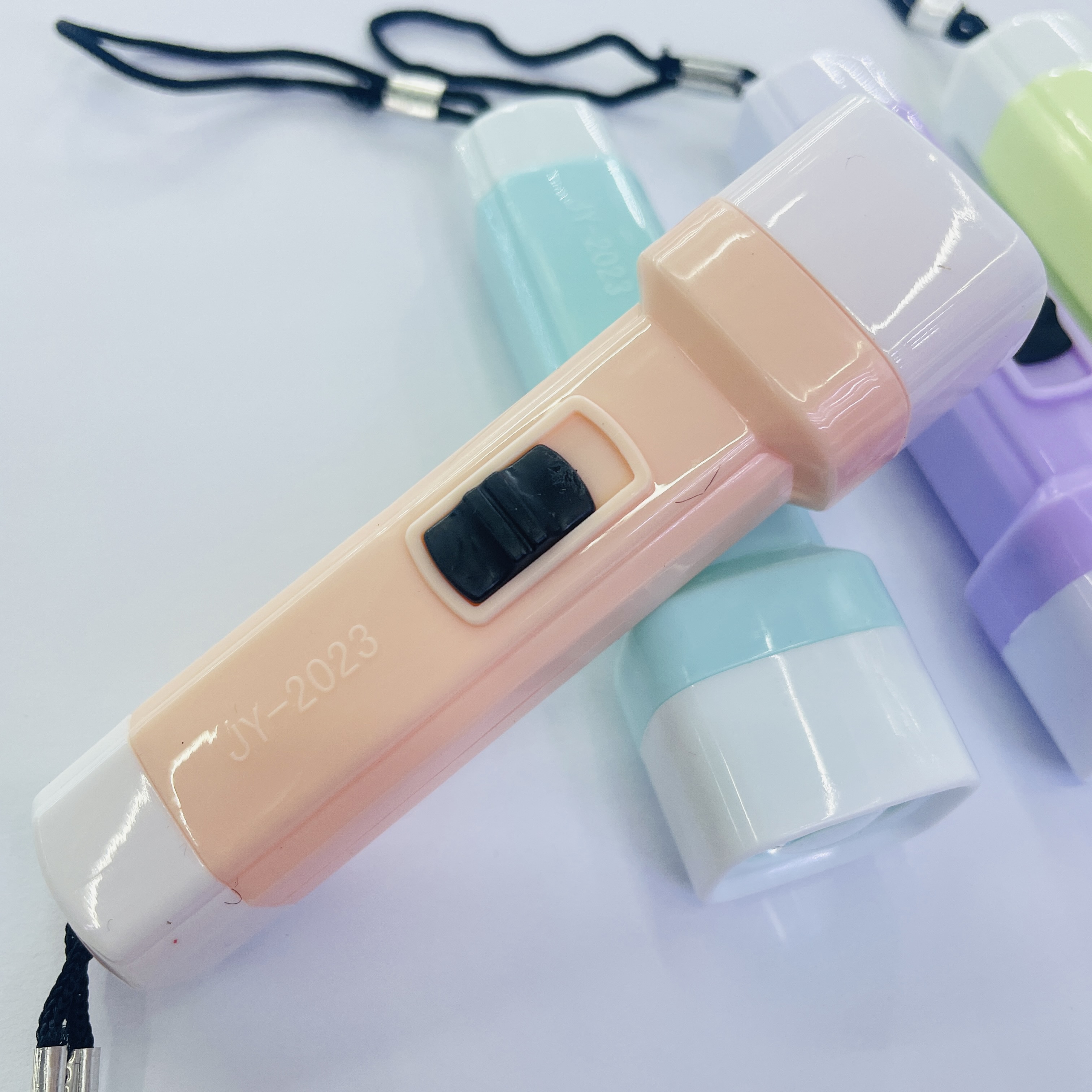 塑料玩具小手电筒强光电筒照明灯LED批发实用小家电小礼品详情图5