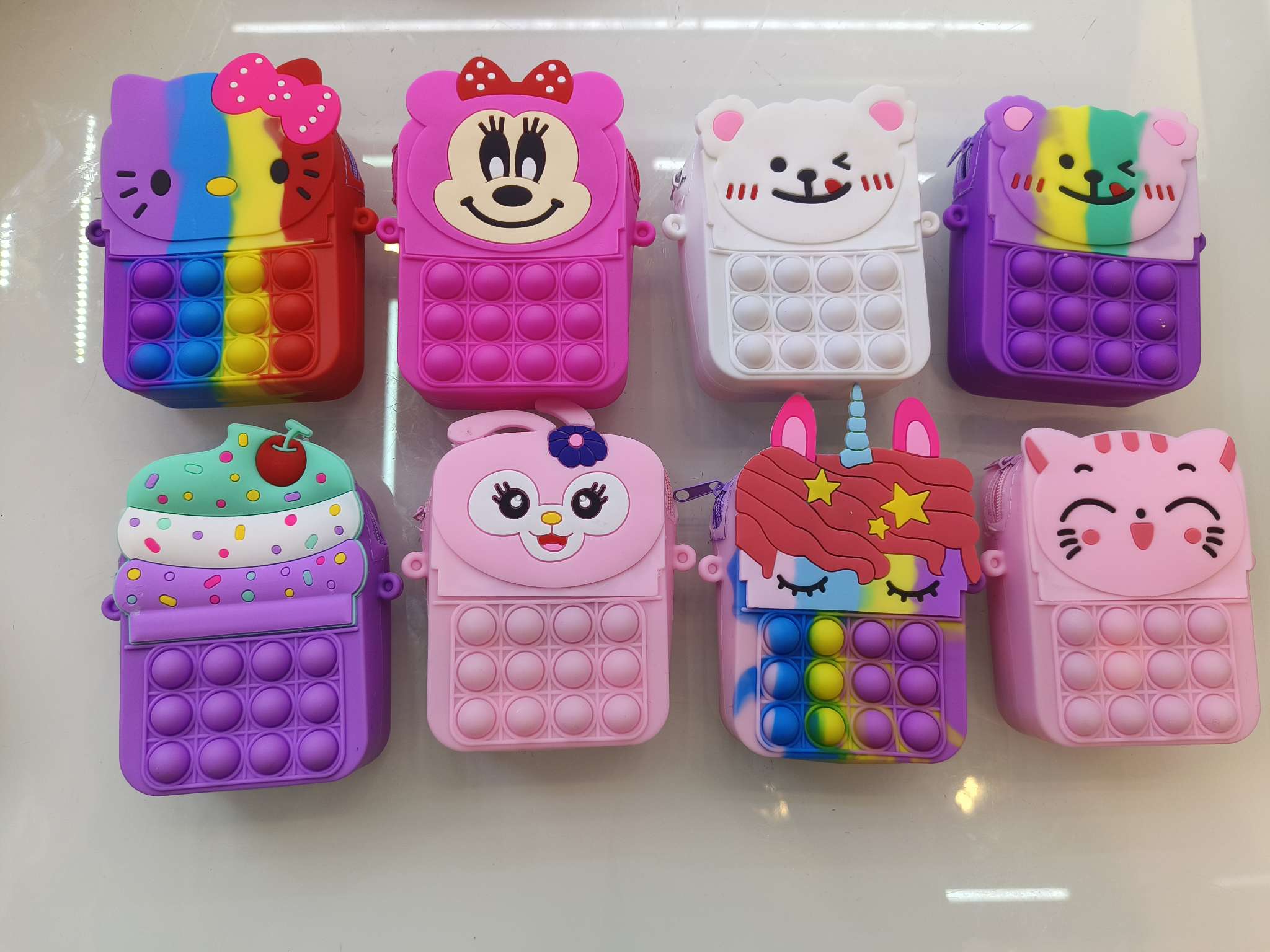 益 智 塑 料 玩具  发光 地 摊 玩具  创 意 新 款 儿 童 玩 具