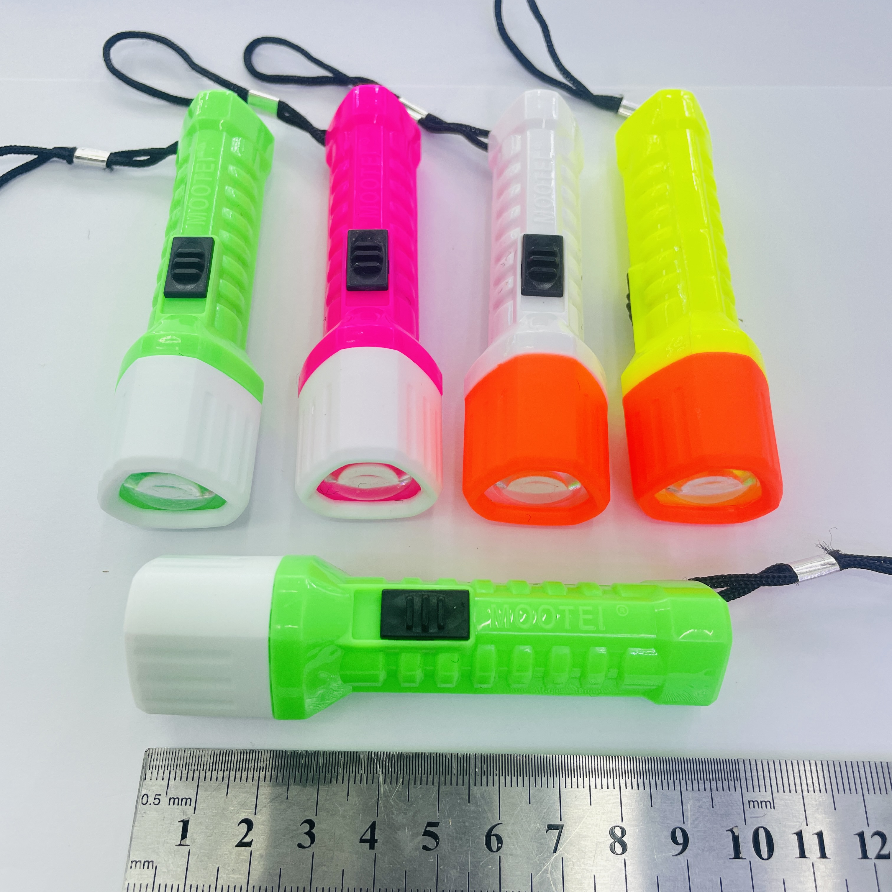 塑料小手电筒强光电筒照明灯LED批发实用小家电小礼品详情10